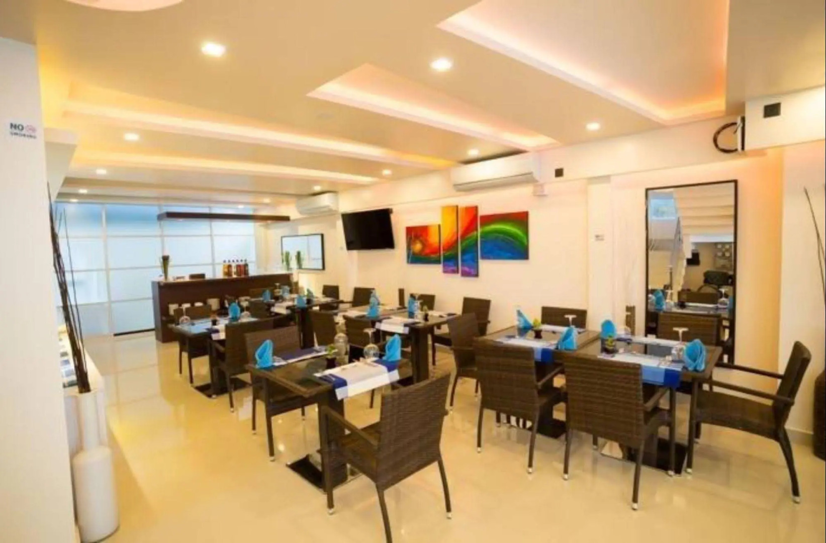 The White Harp Beach Hotel