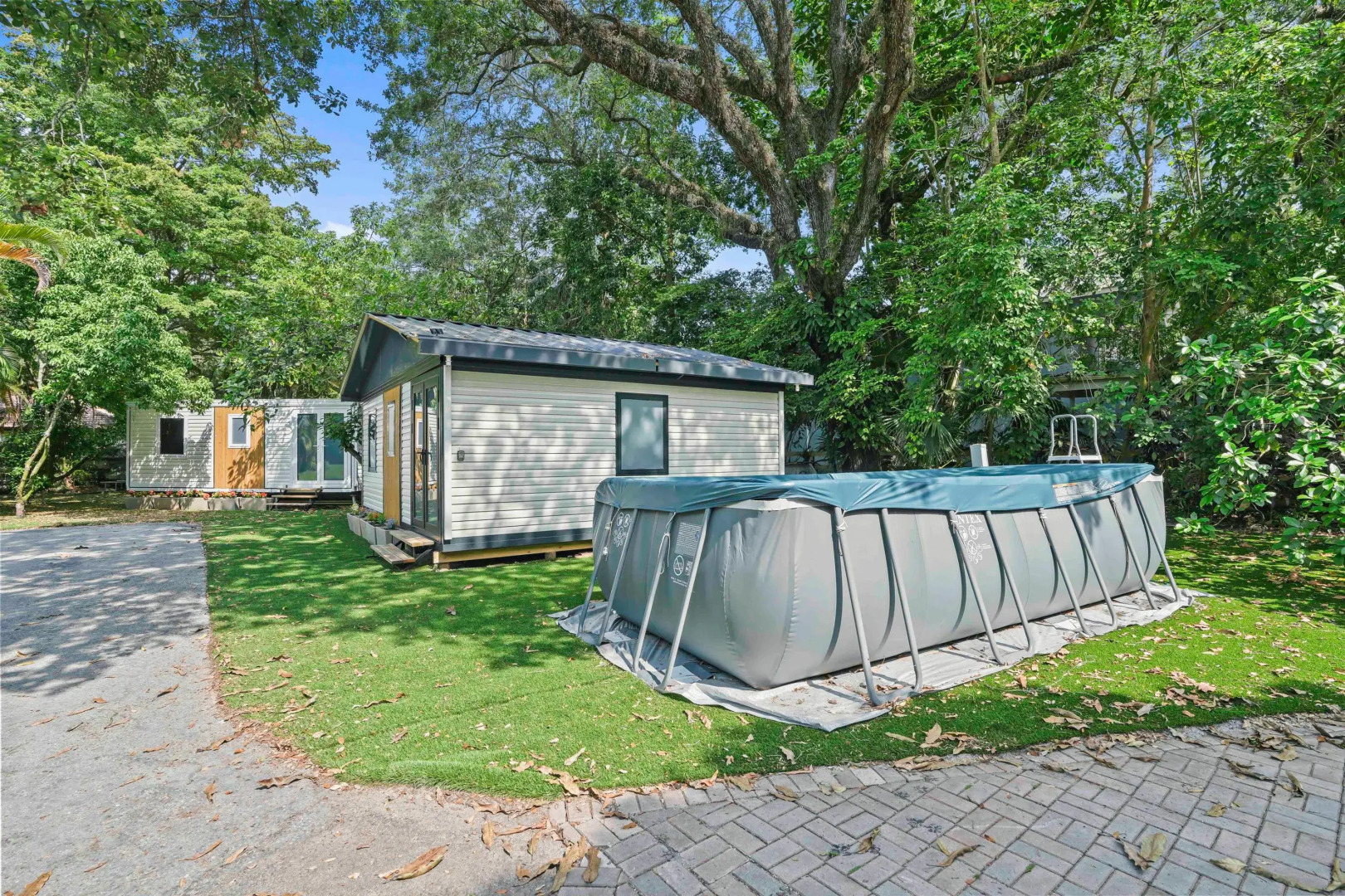 2BR Tiny Farm Home IN Fort Lauderdale