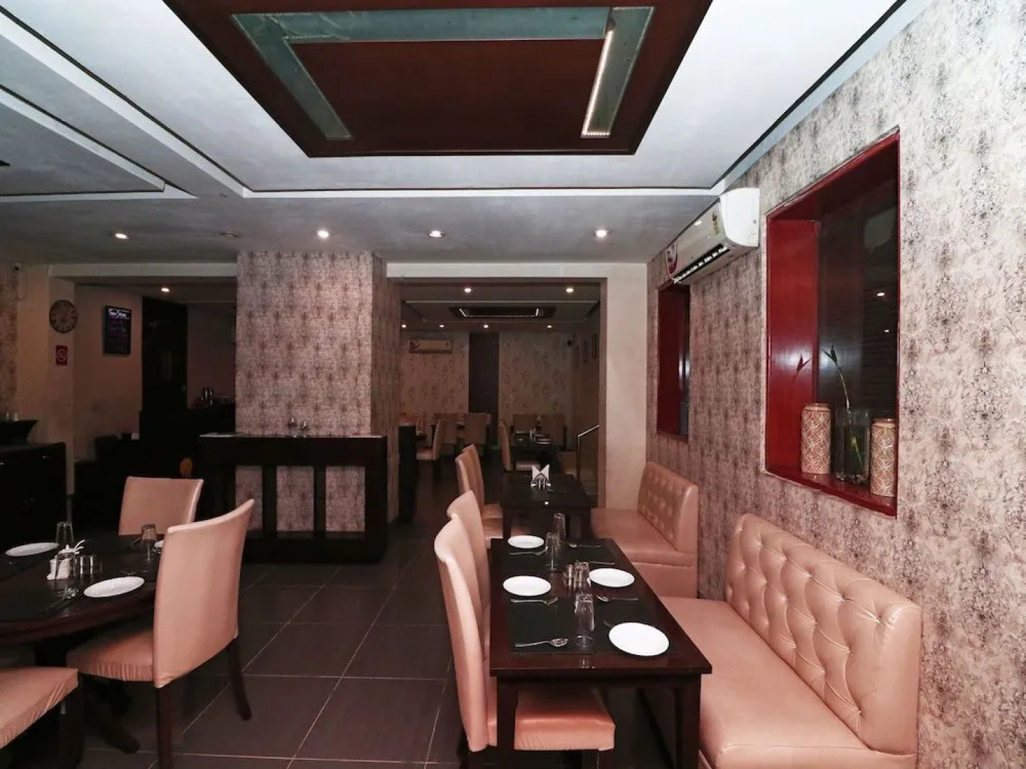 OYO 16006 Hotel Meedo's Grand