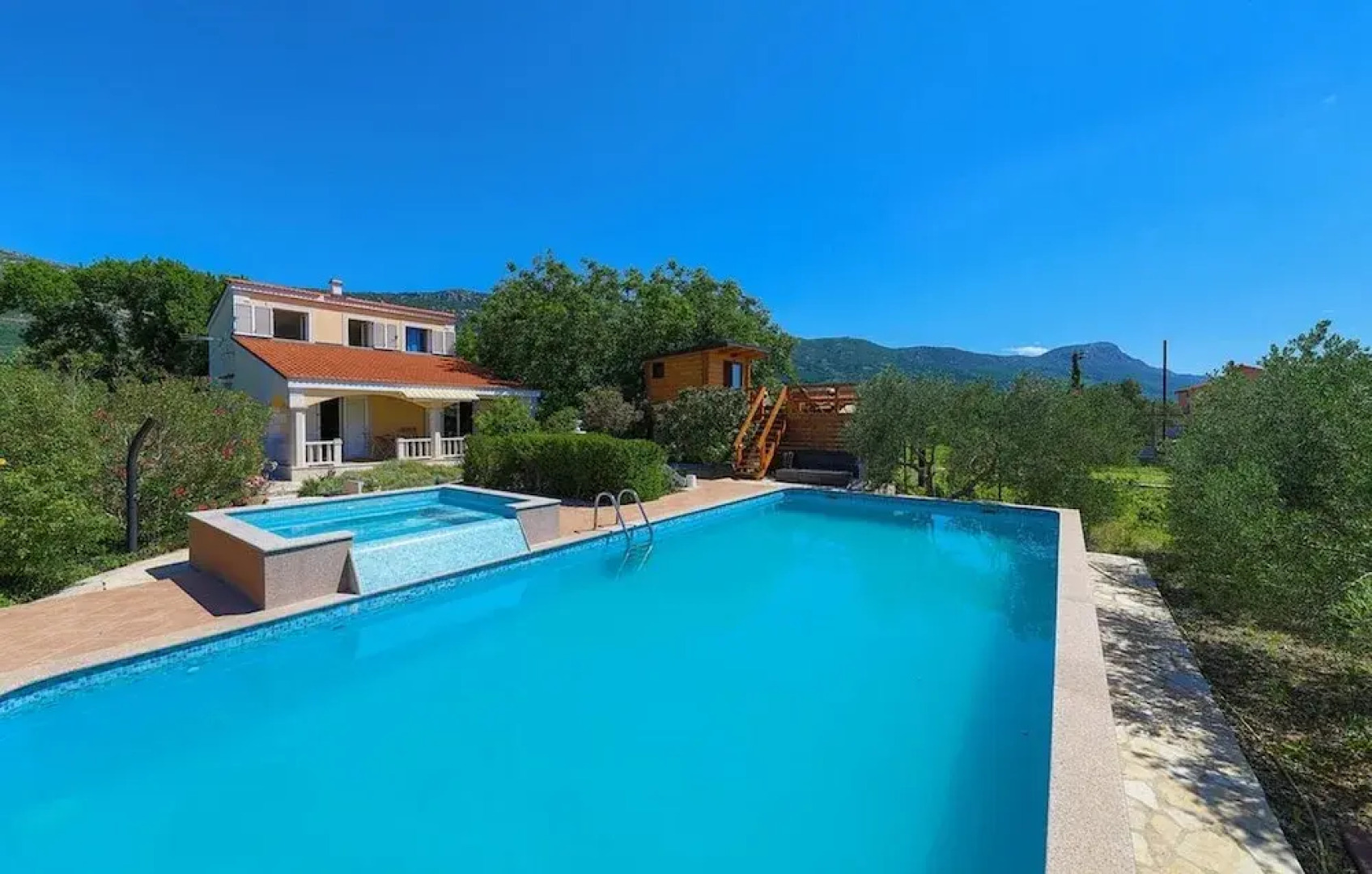 Picturesque Escape Holiday Home With Pool and Sauna