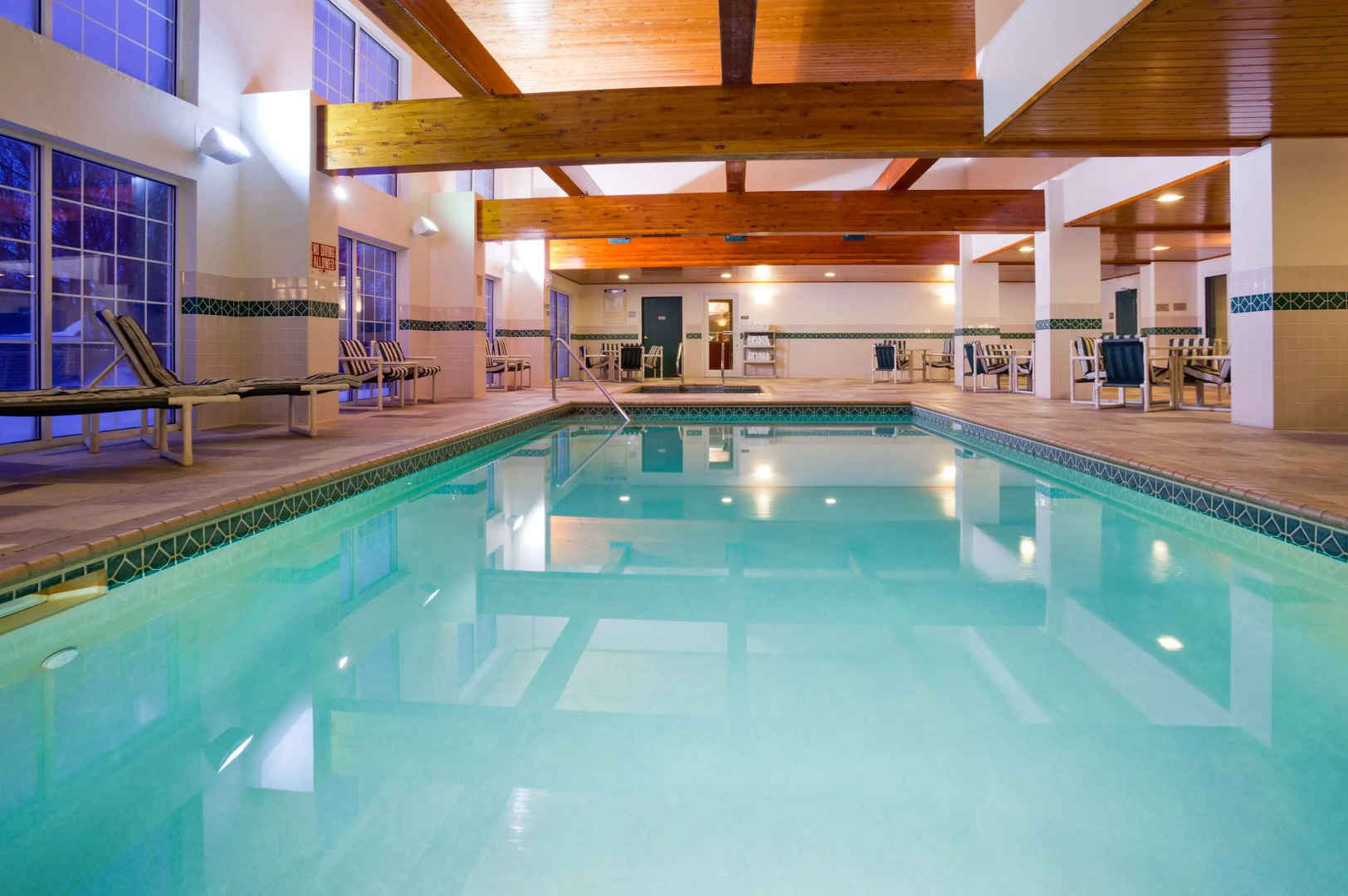 Country Inn & Suites Rochester South Mayo Clinic