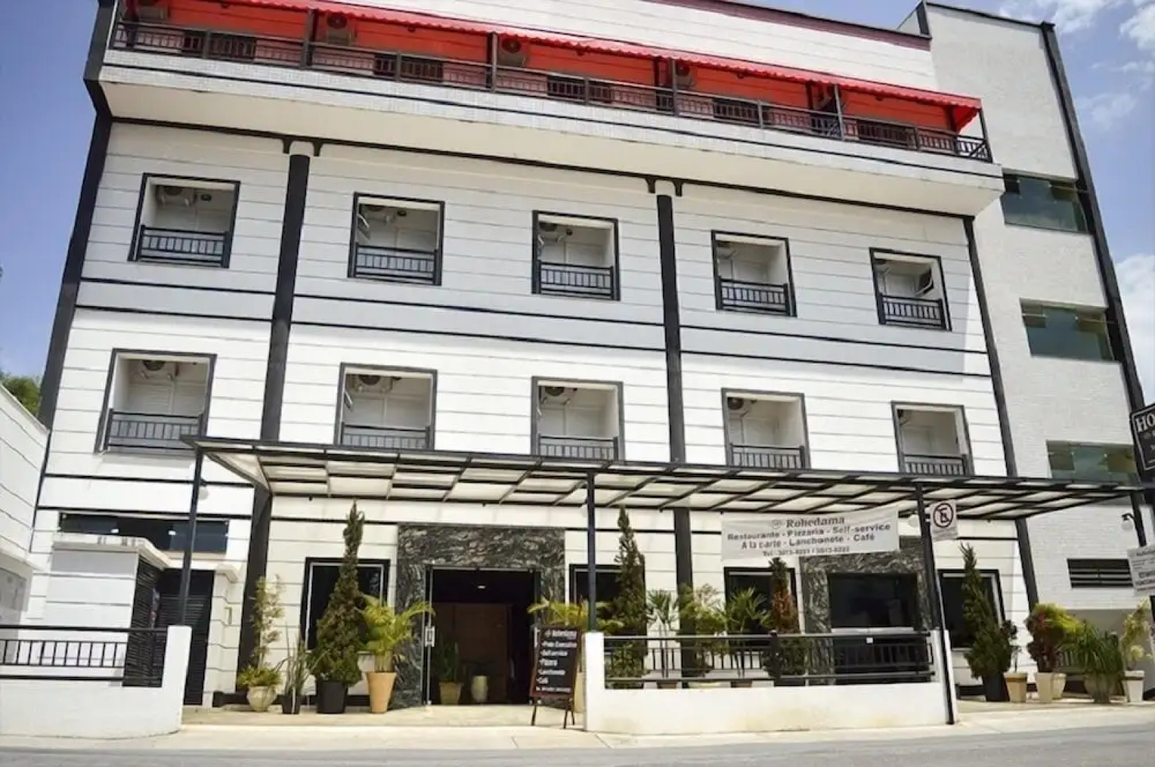 Rohedama Hotel
