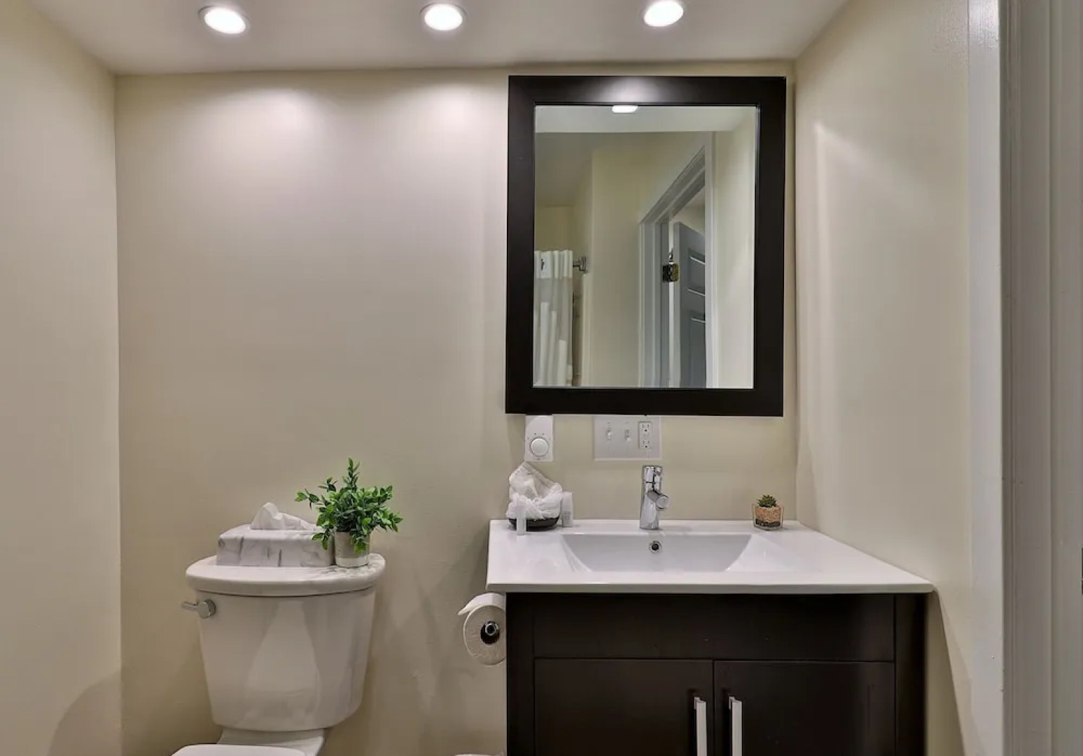 KCIS 612/613 - Forest Suites: Sleeps 10 in Killington Center