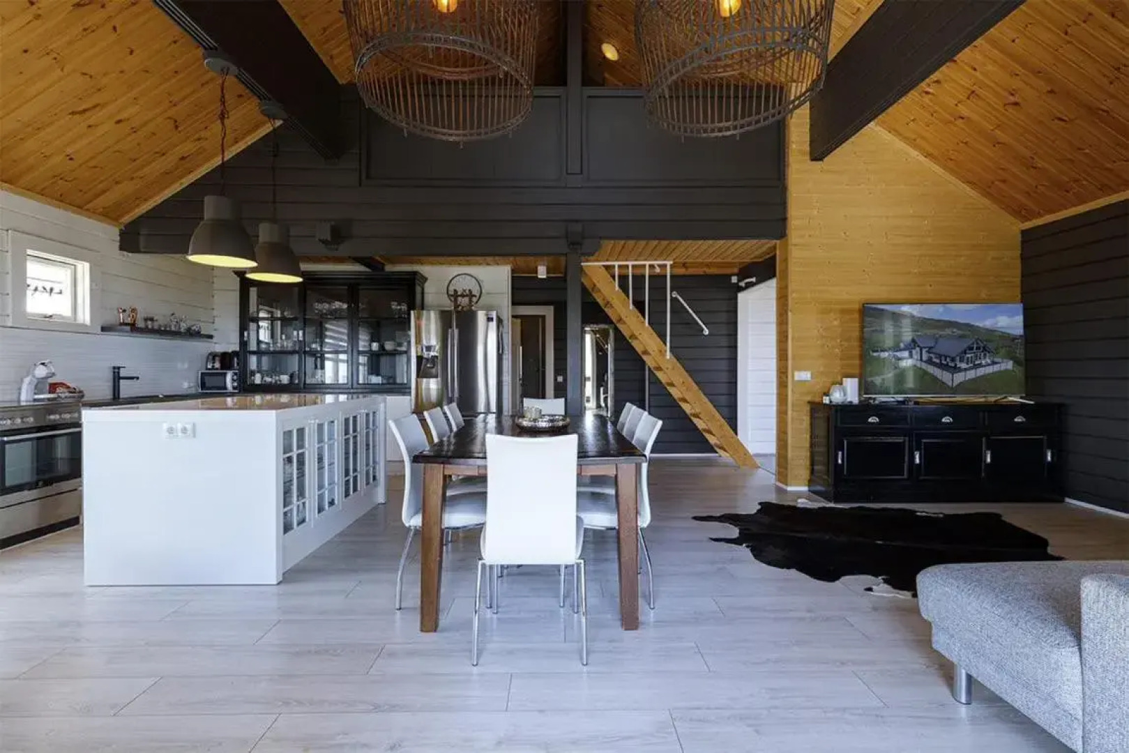 Blue Viking Luxury Cabin