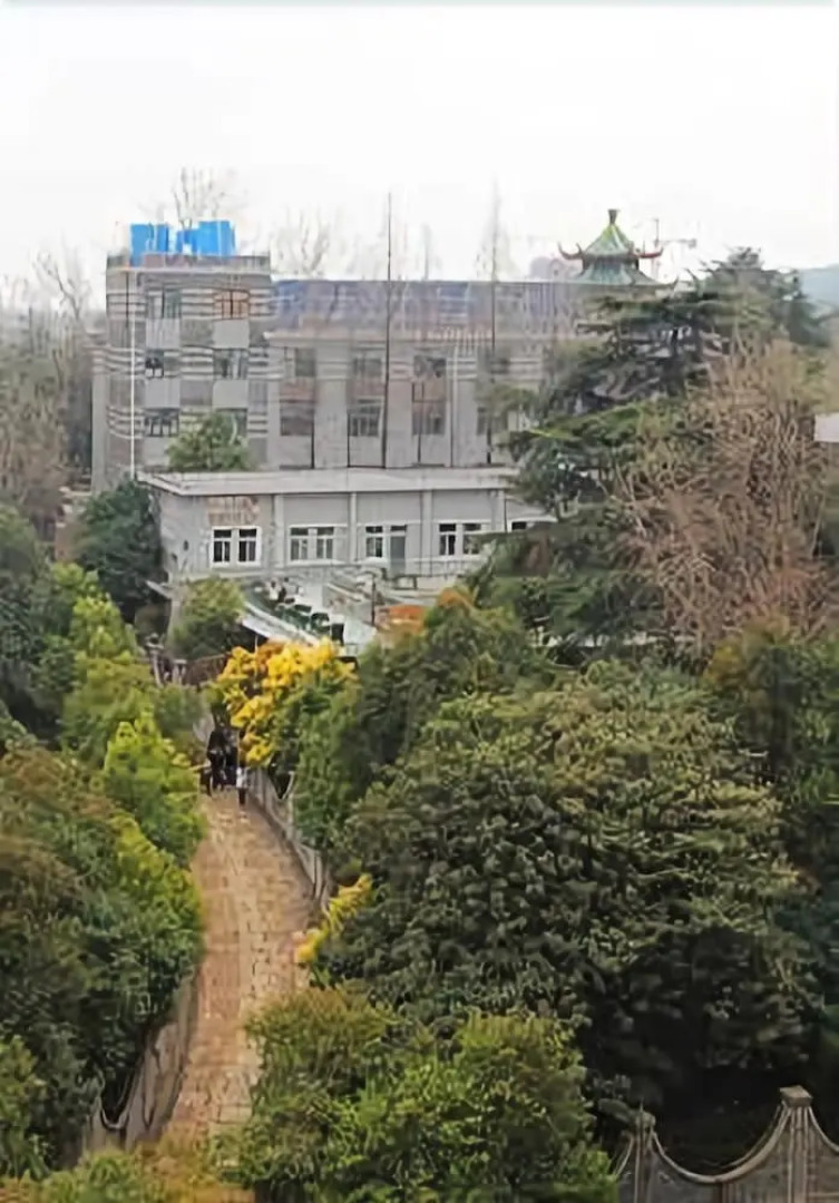 Nanjing Xinzhilv Garden Hotel