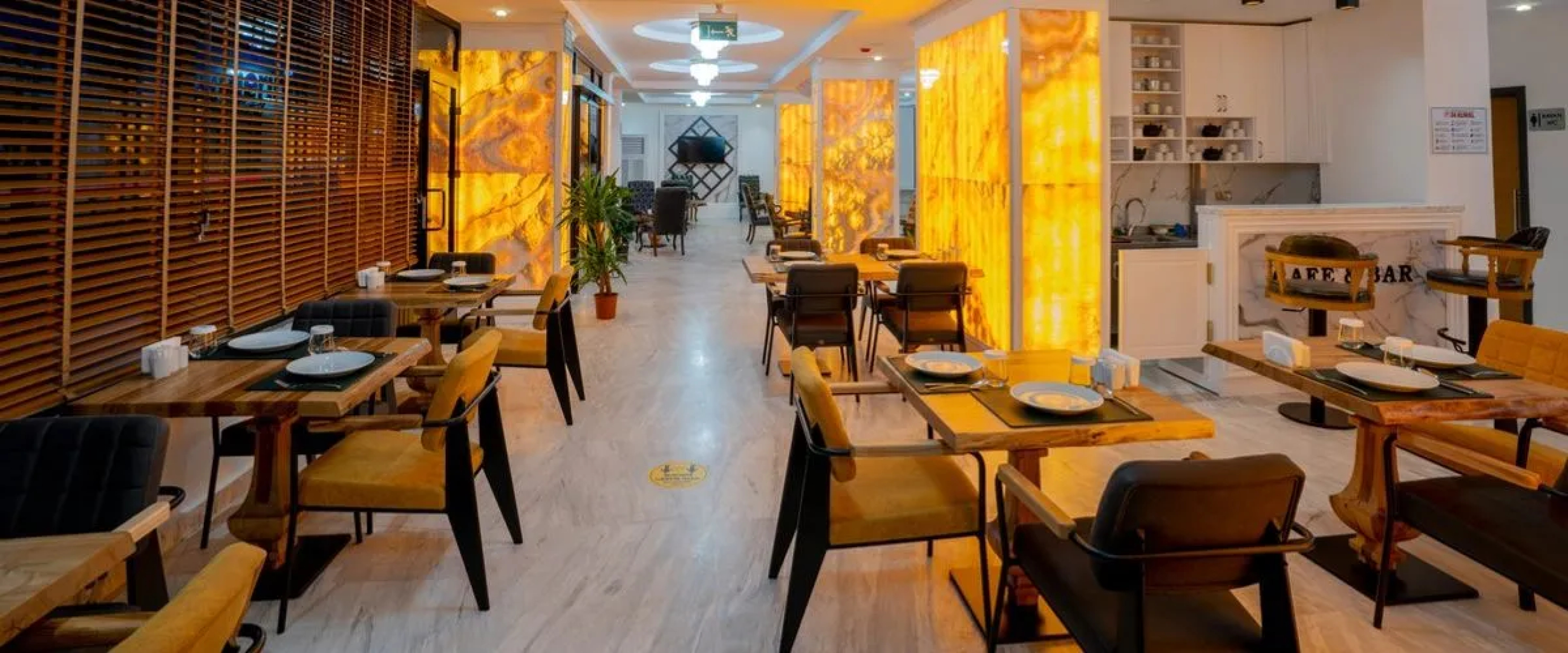 Grand White Hotel