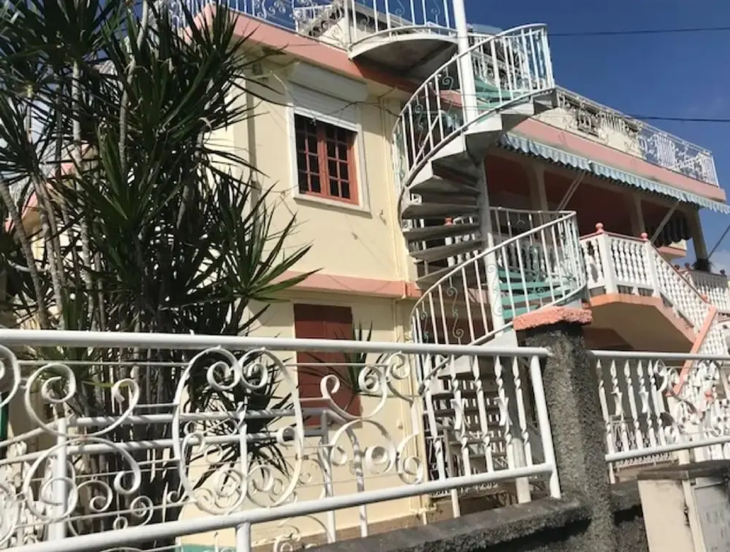 House With 3 Bedrooms in Deshaies, With Wonderful sea View, Terrace an