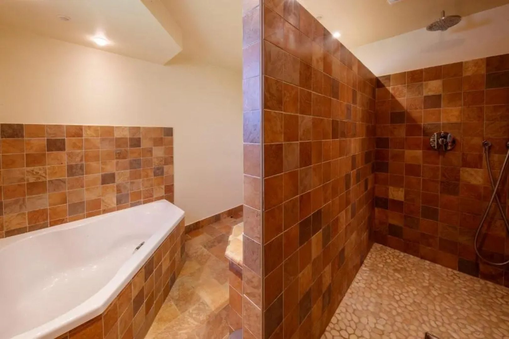 06T - Spacious villa with sea view- pool - jacuzzi-sauna