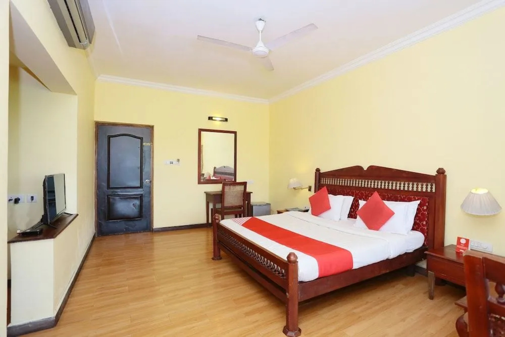 OYO 26874 Manor Backwater Resort