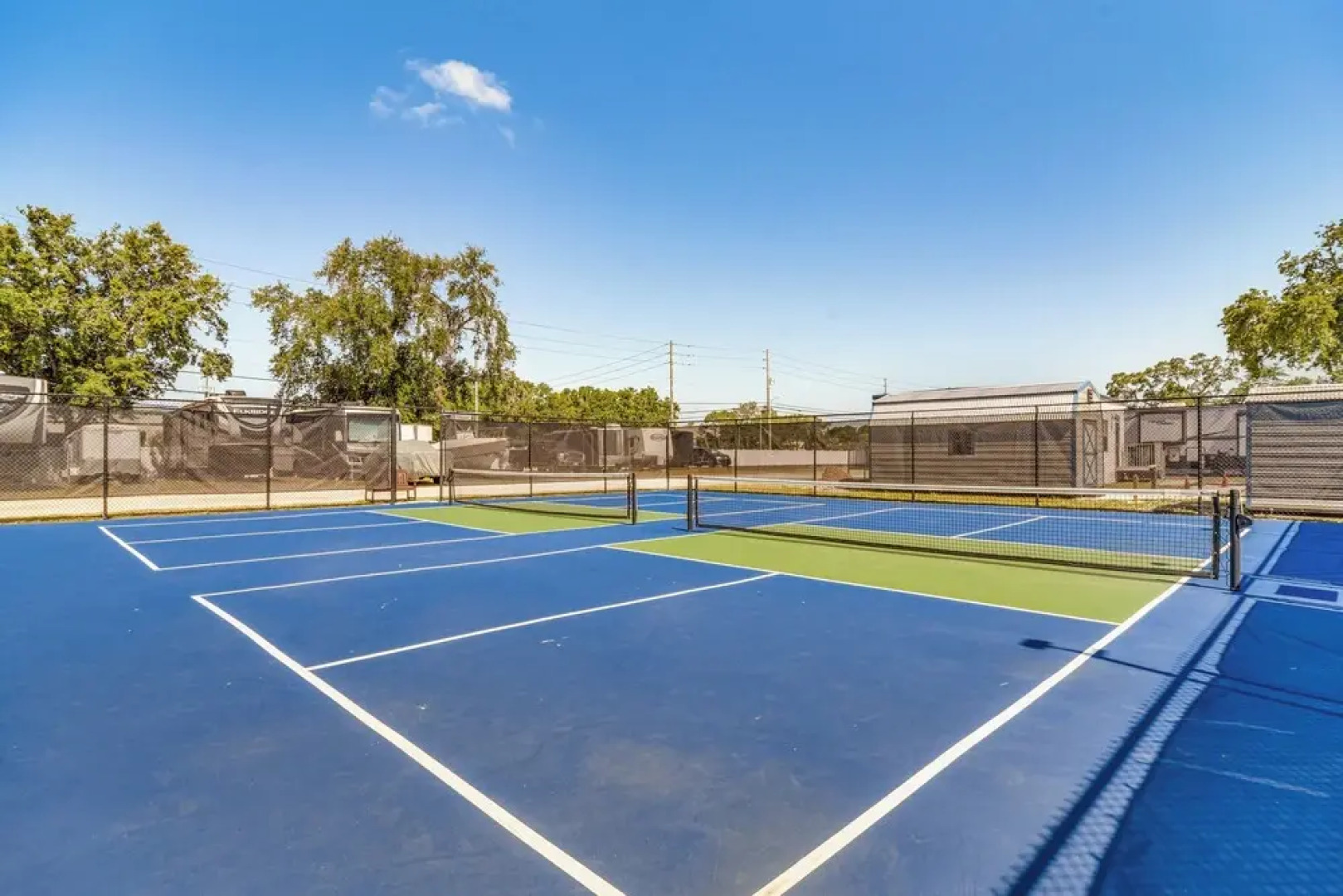 10 Mi to Beaches: Home w/ Pool Access in Largo!