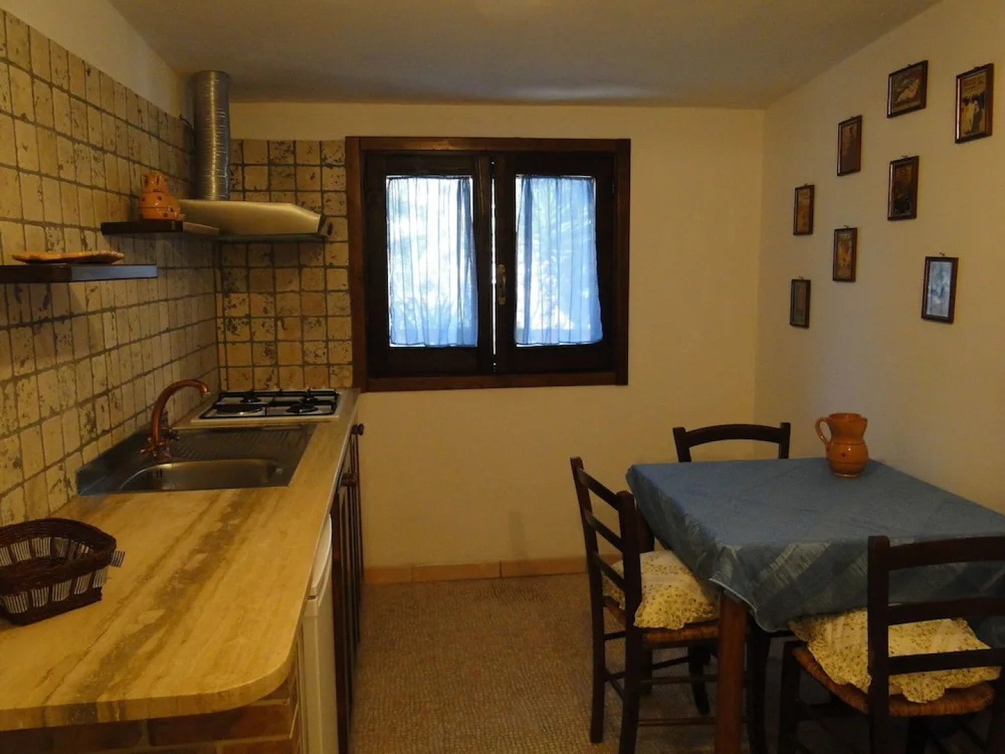 Secluded Holiday Home in Matino With Swimming Pool
