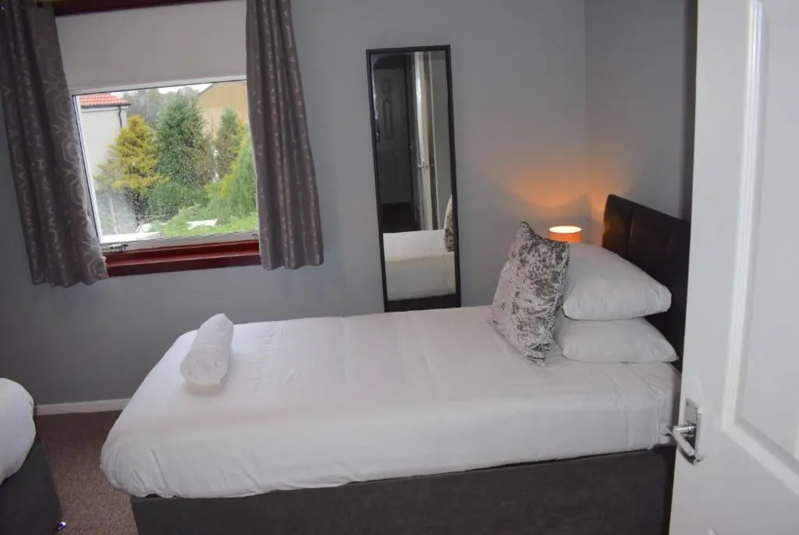 3 Bedroom-Kelpies Serviced Apartments Burns