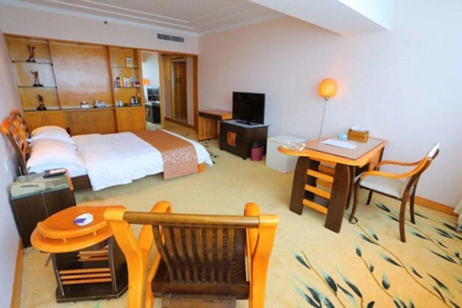 Yangzhou Chenmao Jingjiang Hotel