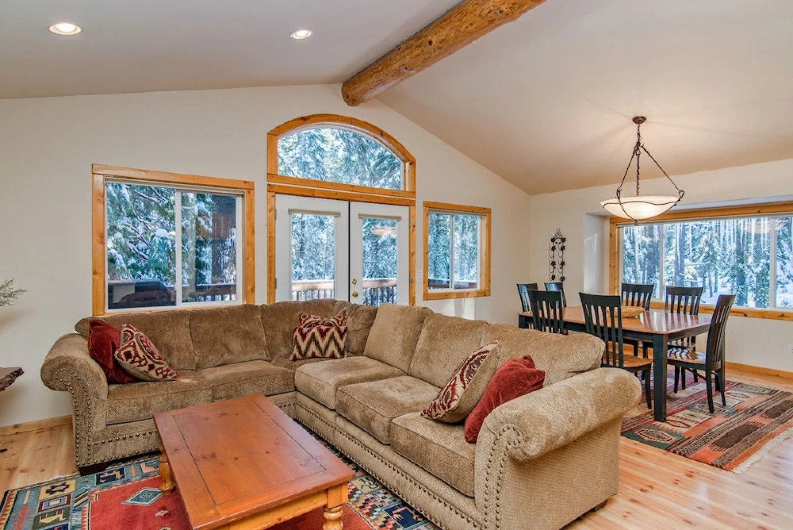 Sugar Pine Haus with Hot Tub by RedAwning