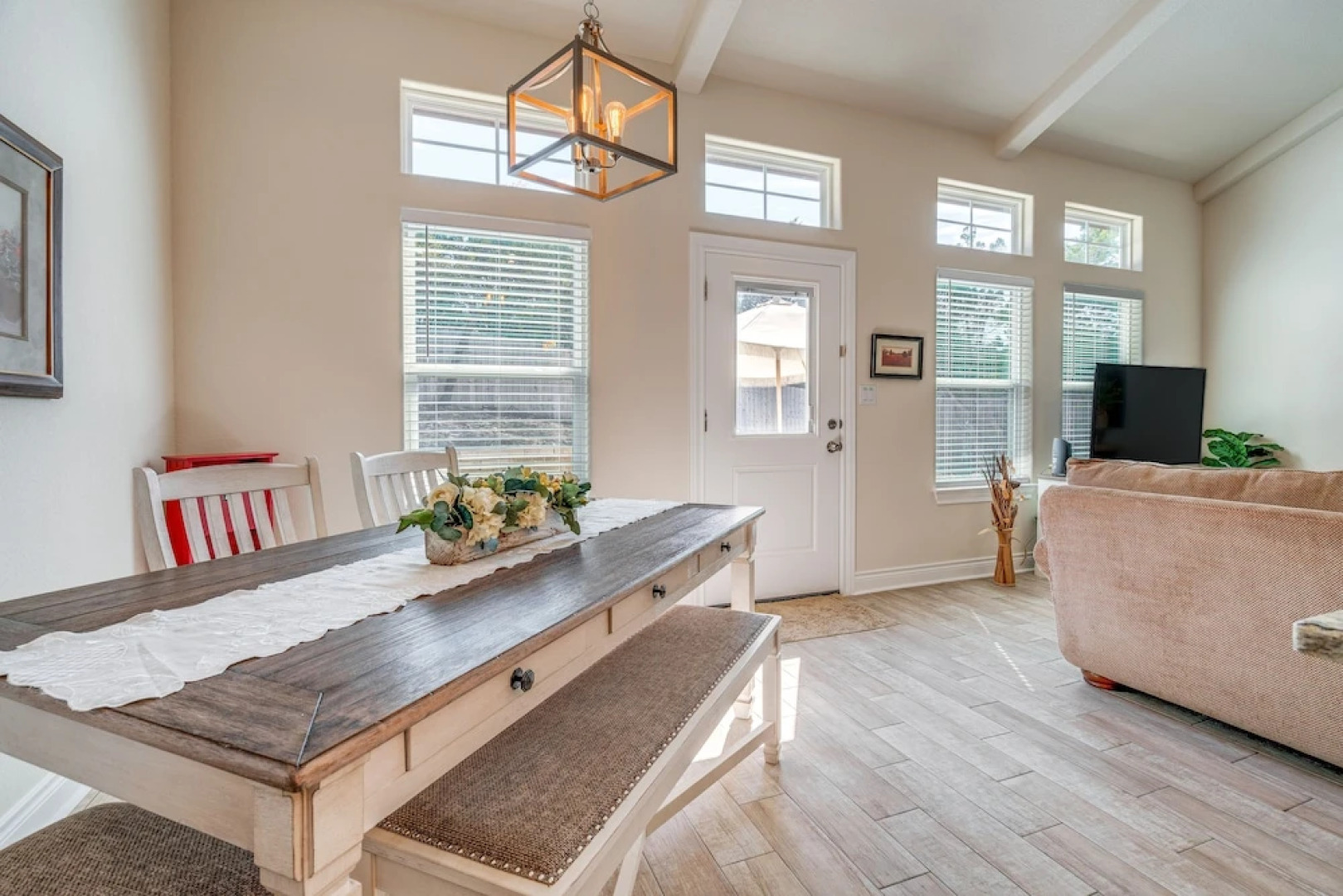 Idyllic Lago Vista Home < 1 Mi to Lake Travis!