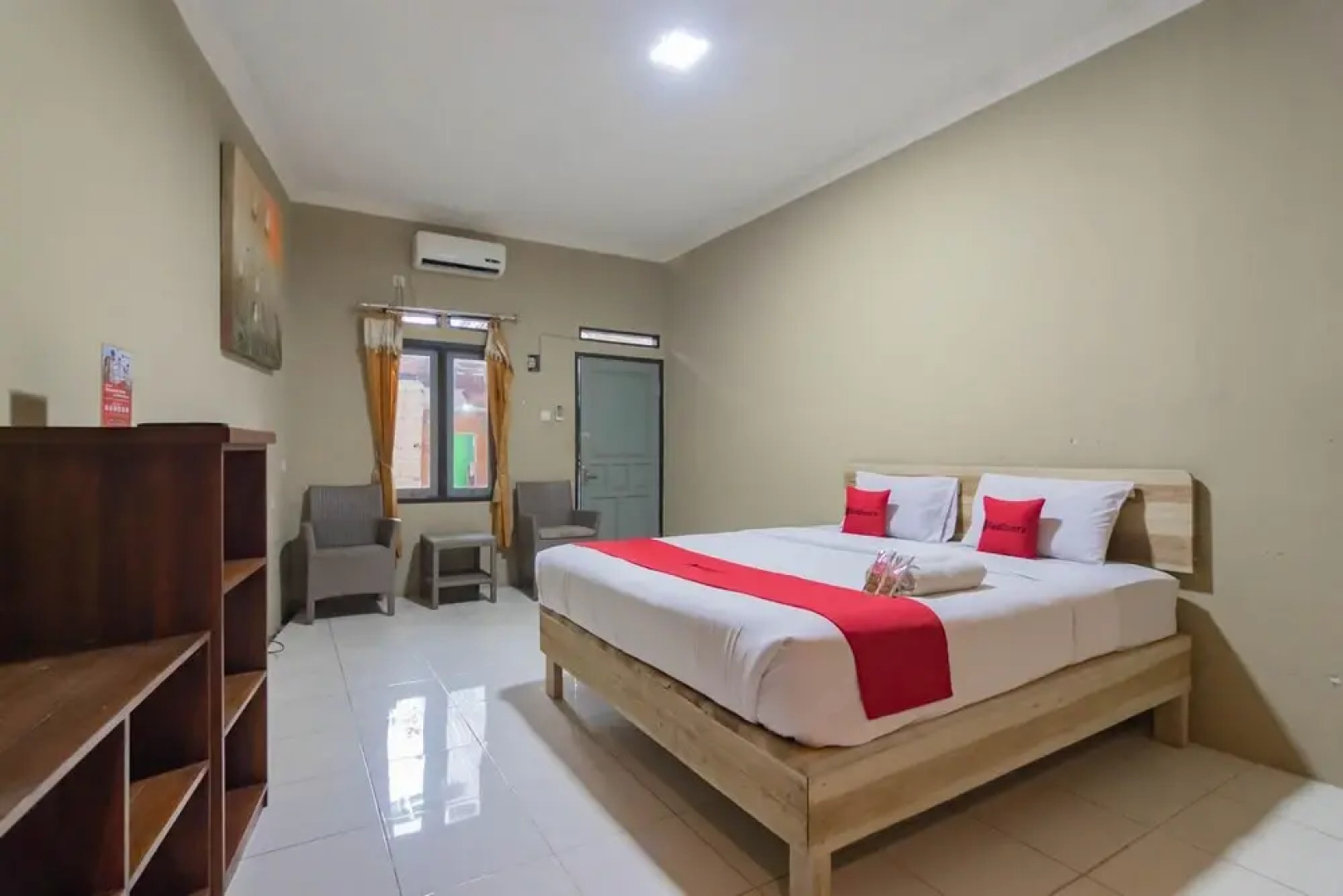 RedDoorz near Pantai Karang Hawu Pelabuhan Ratu