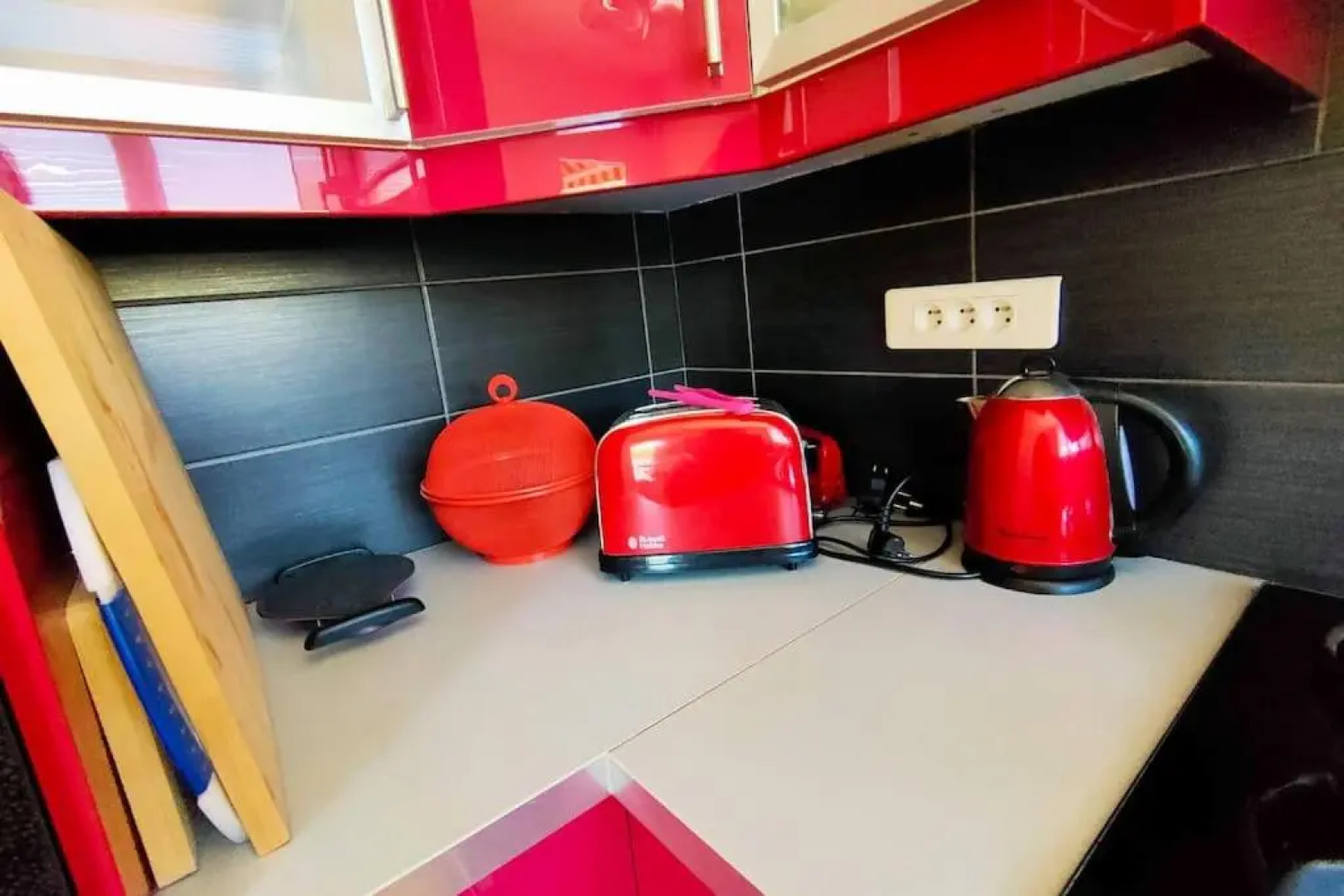 LE PRADET 50m de la plage T2 tout confort LESCLESDENICOLE