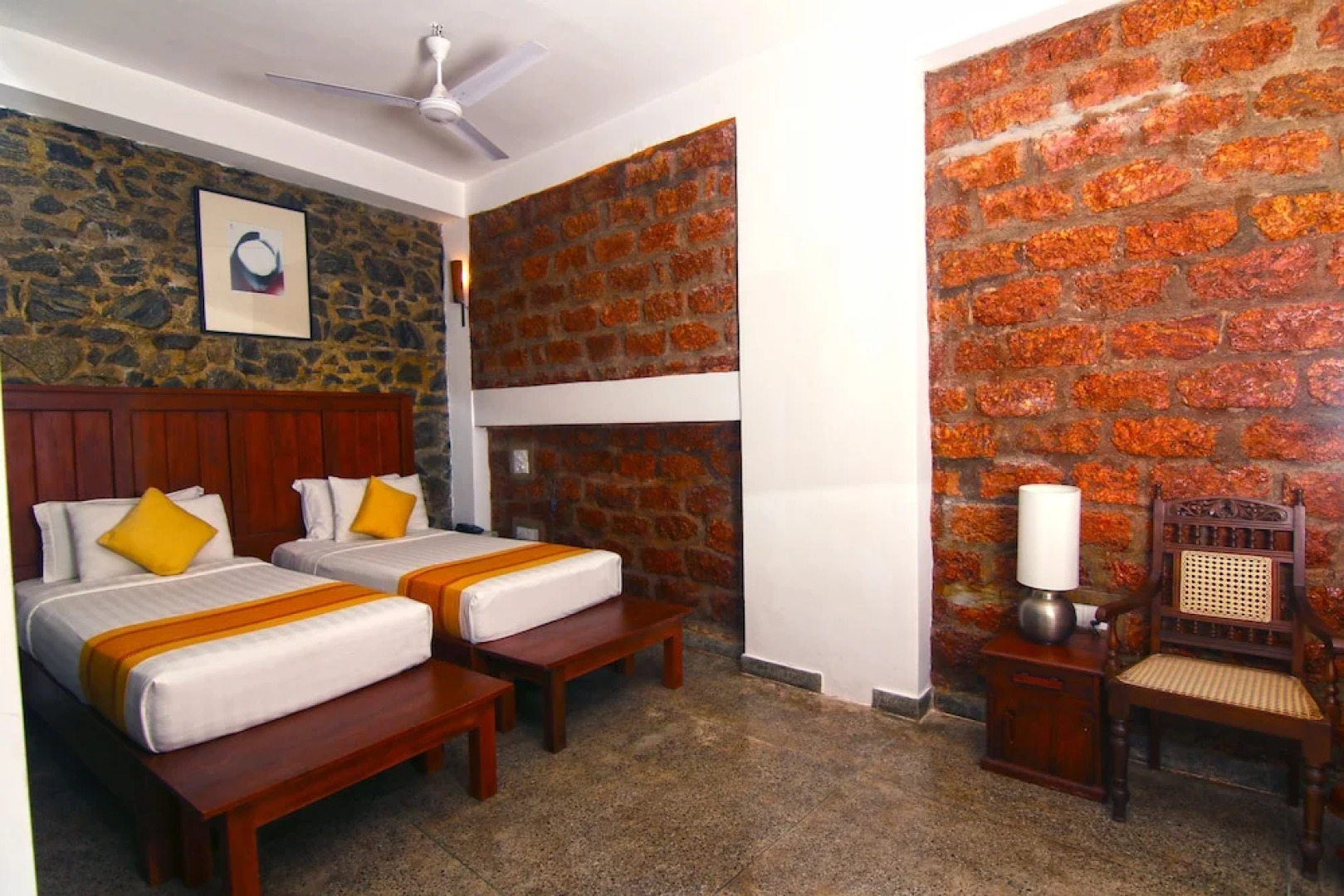 Travelers Lodge by City Hub