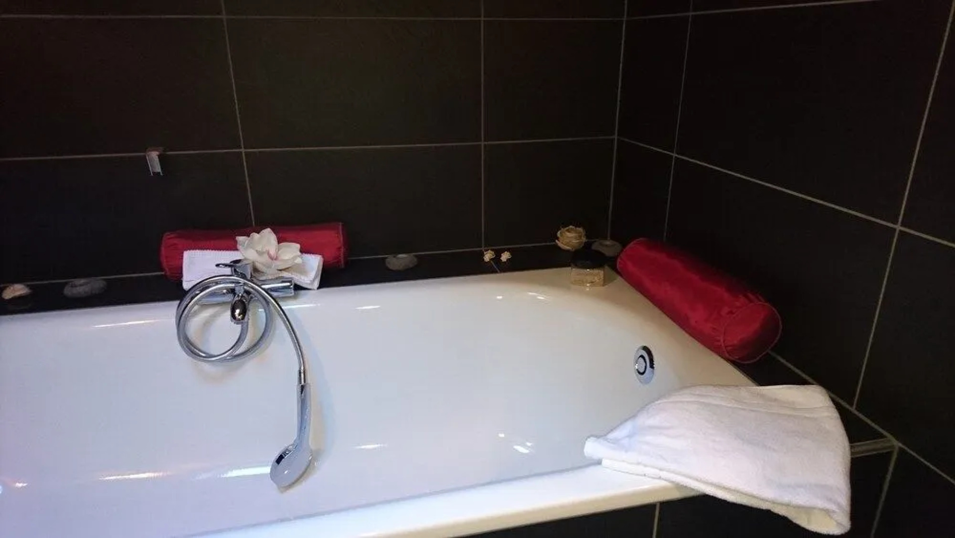 LOYEHILL Chalet. Swiss Alps Escape