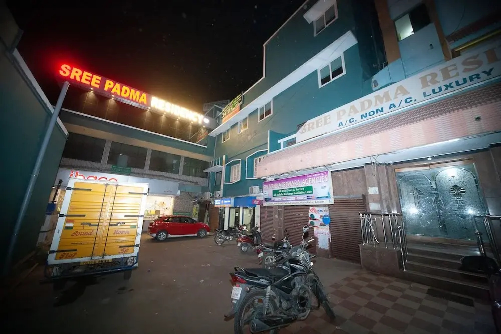 SPOT ON 30656 Sree Padma Residency