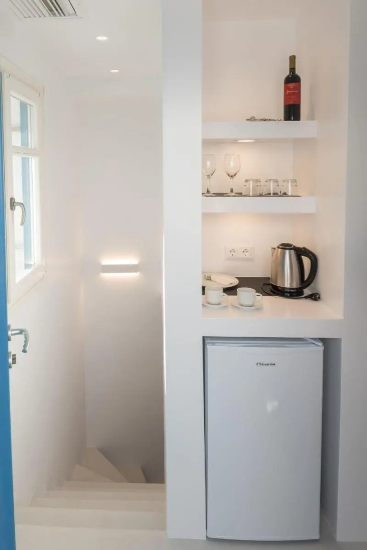 Alexandros Suites & Apartments