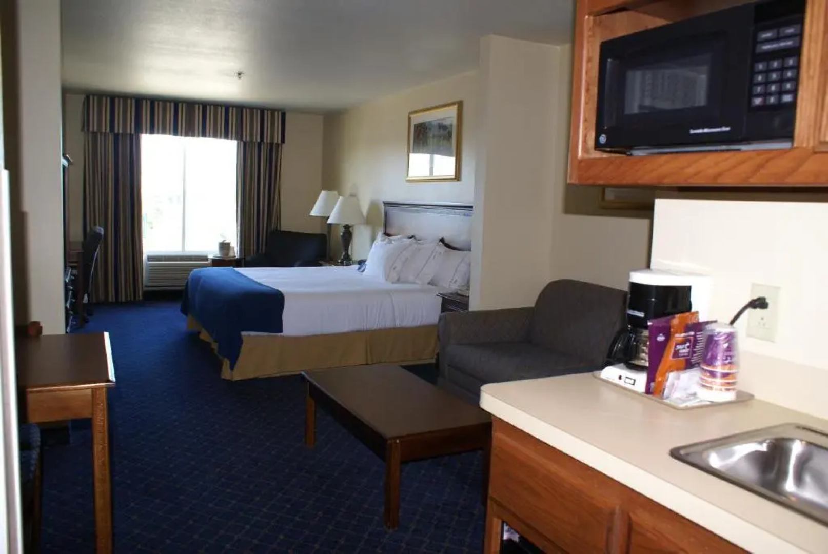 Holiday Inn Express & Suites Mountain Home