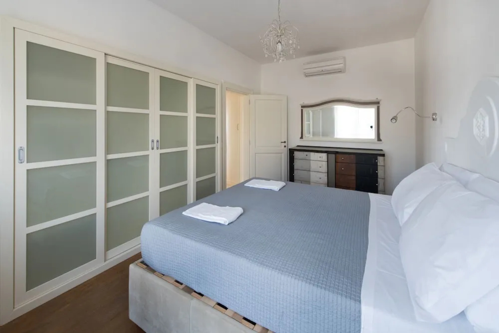 Corso Emanuele Apartments