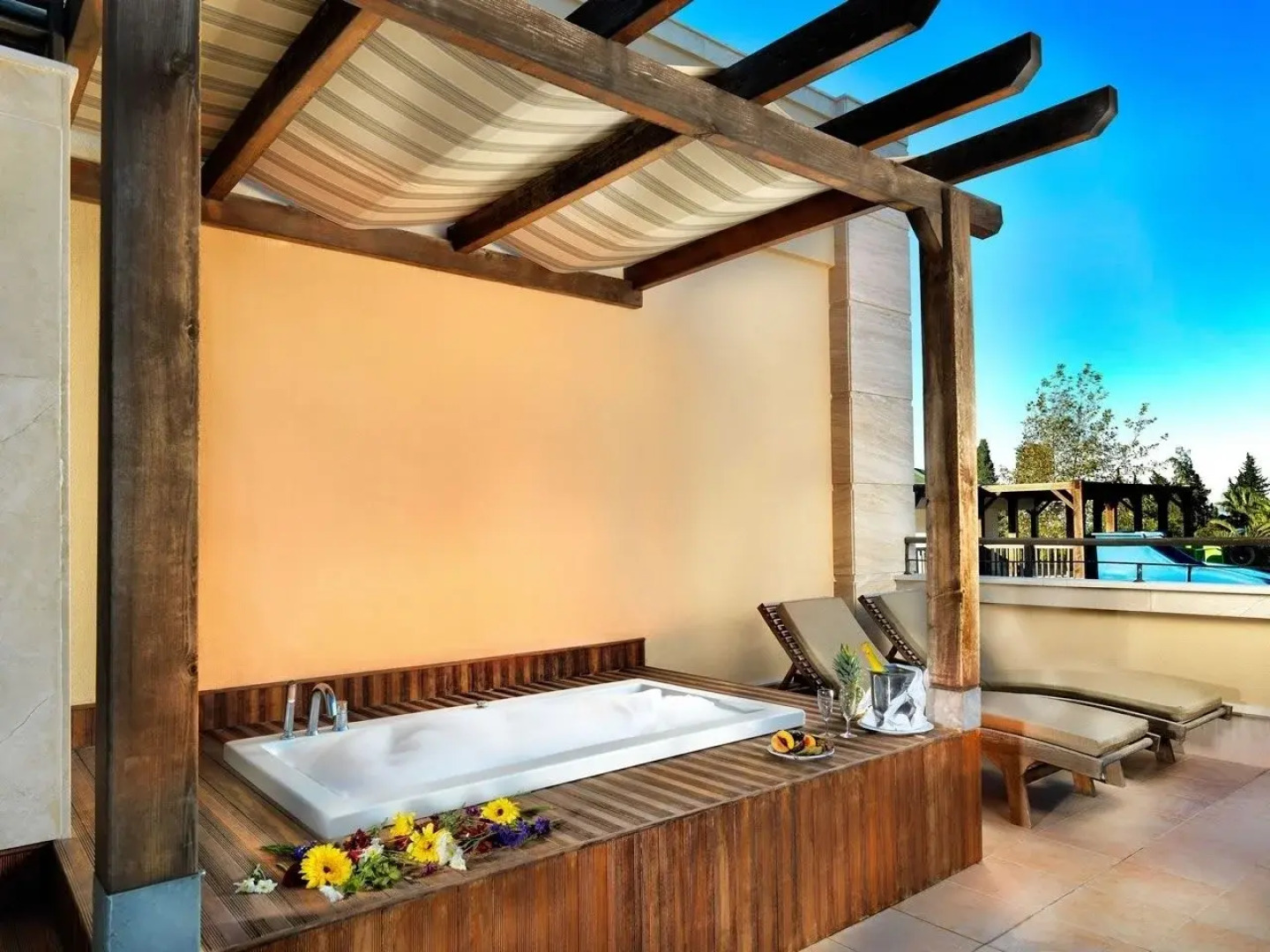 Crystal De Luxe Comfort Collection