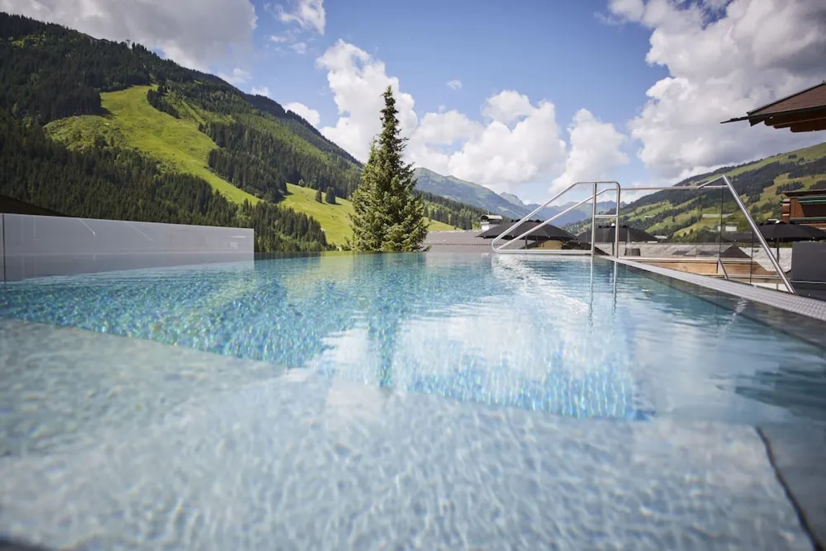 Hotel Astrid - Ski In & Ski Out