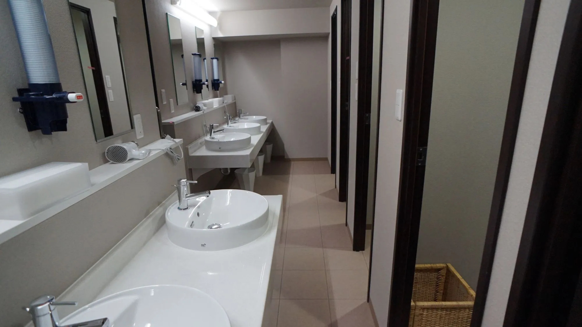 Beagle Tokyo Hostel and Apartments