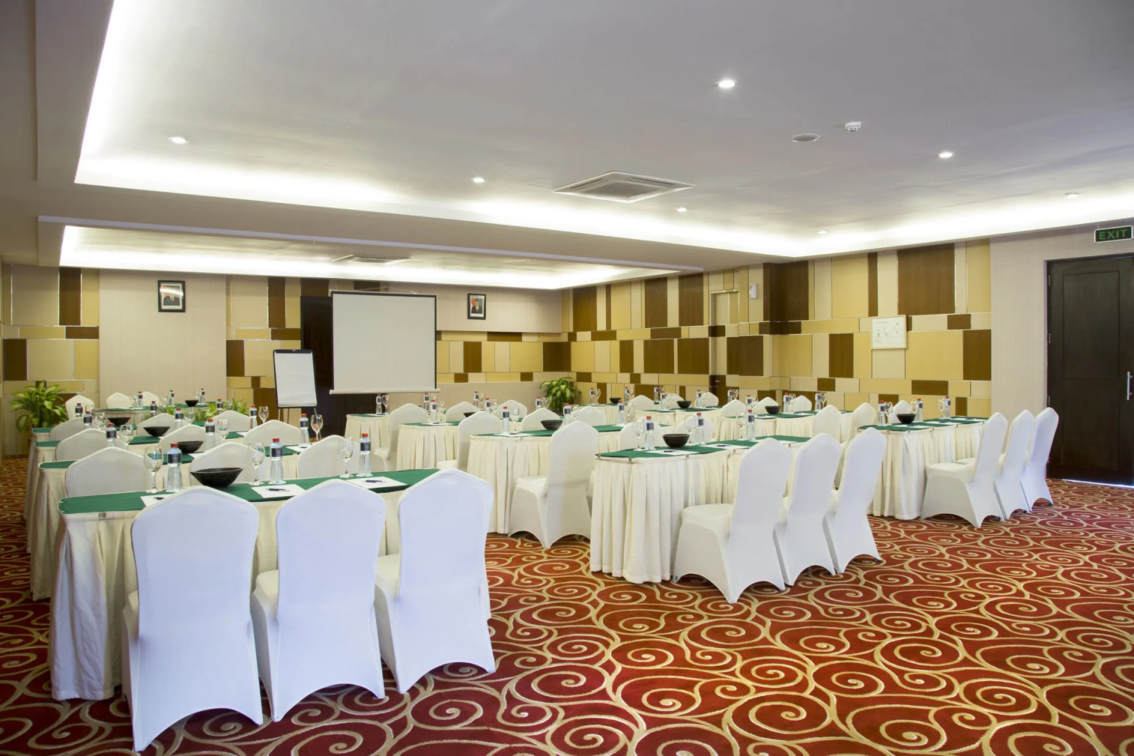 Le Grande Bali Hotel