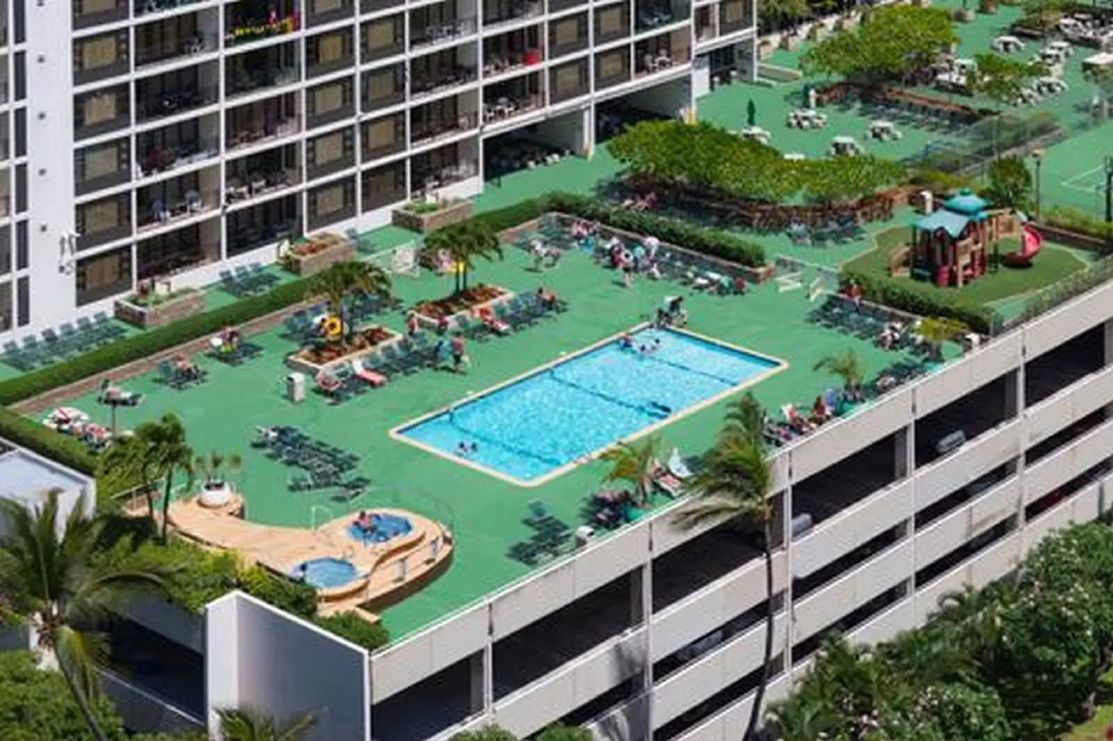 Waikiki Banyan - Ocean View Tower 1 Suite 2214