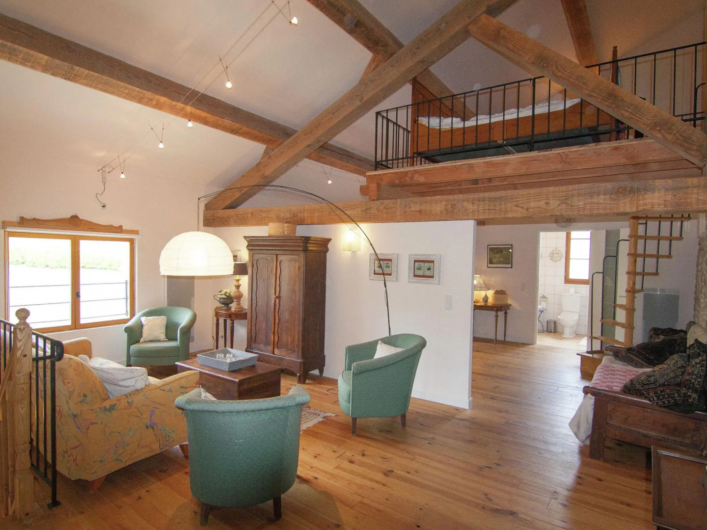 Beautiful domain with two heated swimming pools near a beautiful golf course