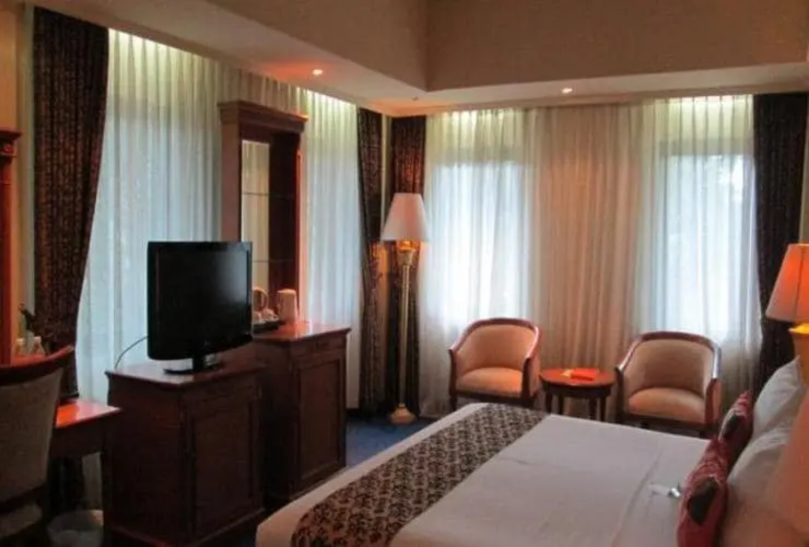 Grand Elty Singgasana Hotel