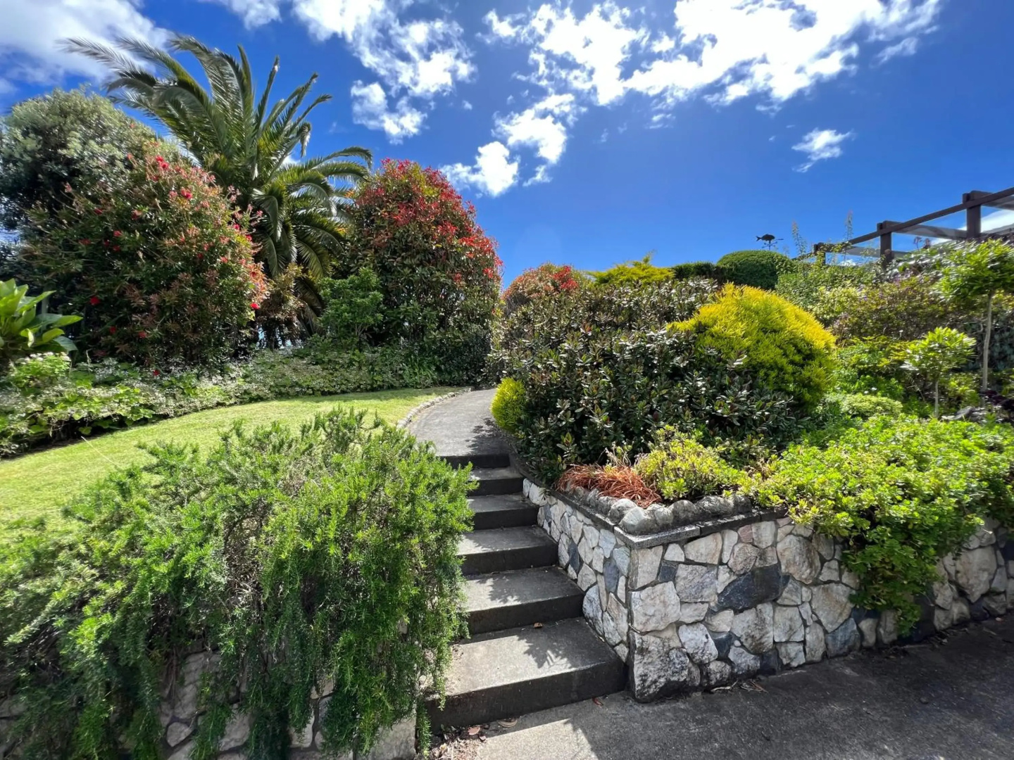 Tranquility Base - Waikanae Beach Holiday Home