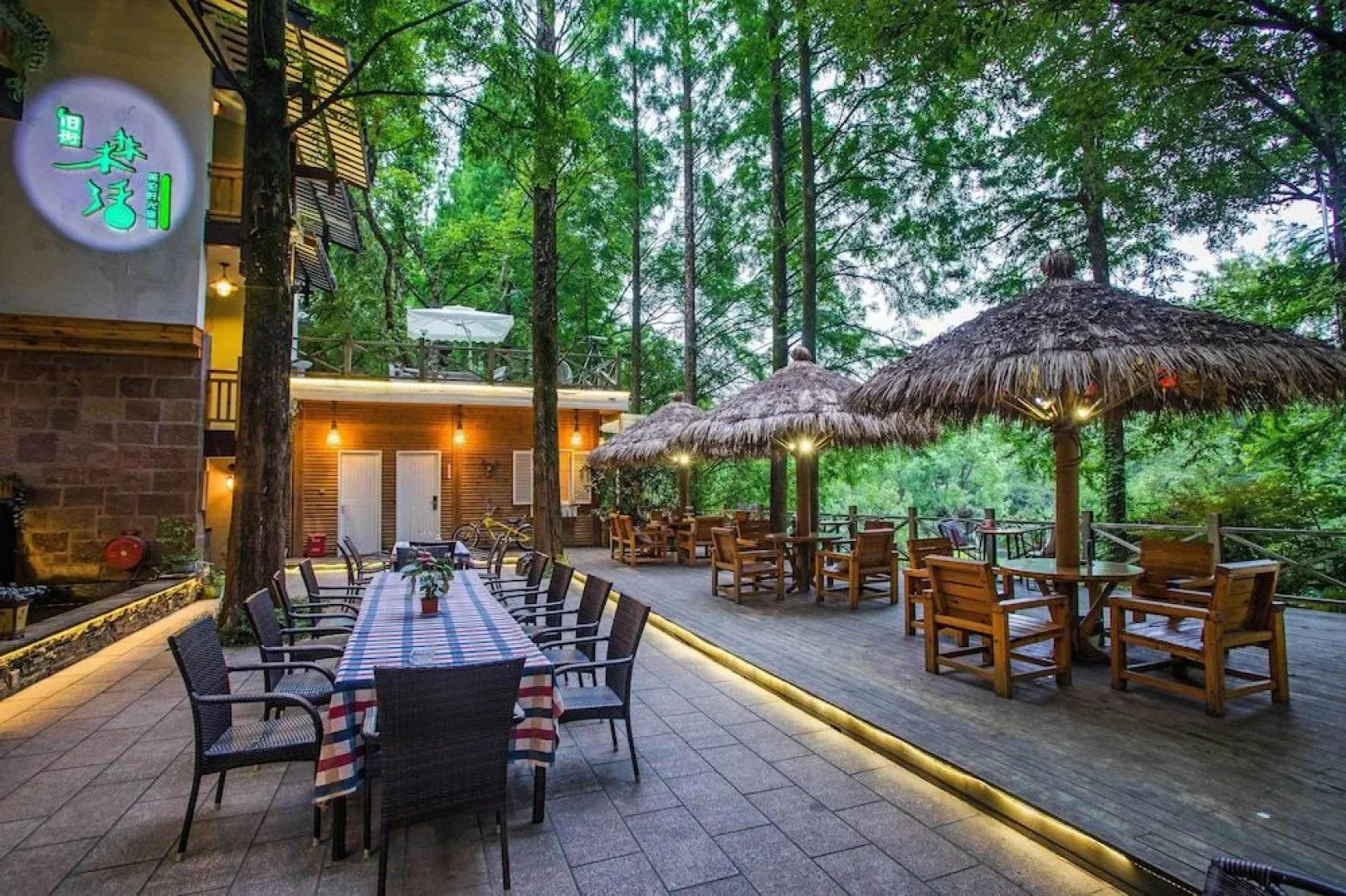 Wuyishan Old Street Sen Live British Inn