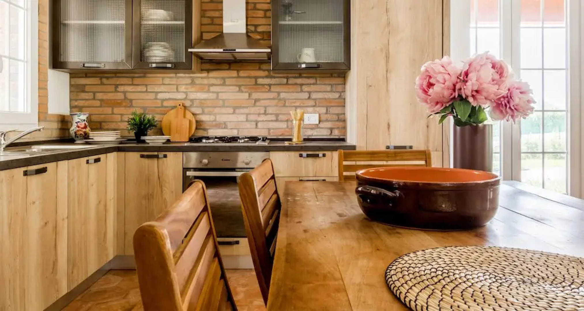 JOIVY Superb Villa For 7 W/Backyard And Bbq Area In Vaccarezza