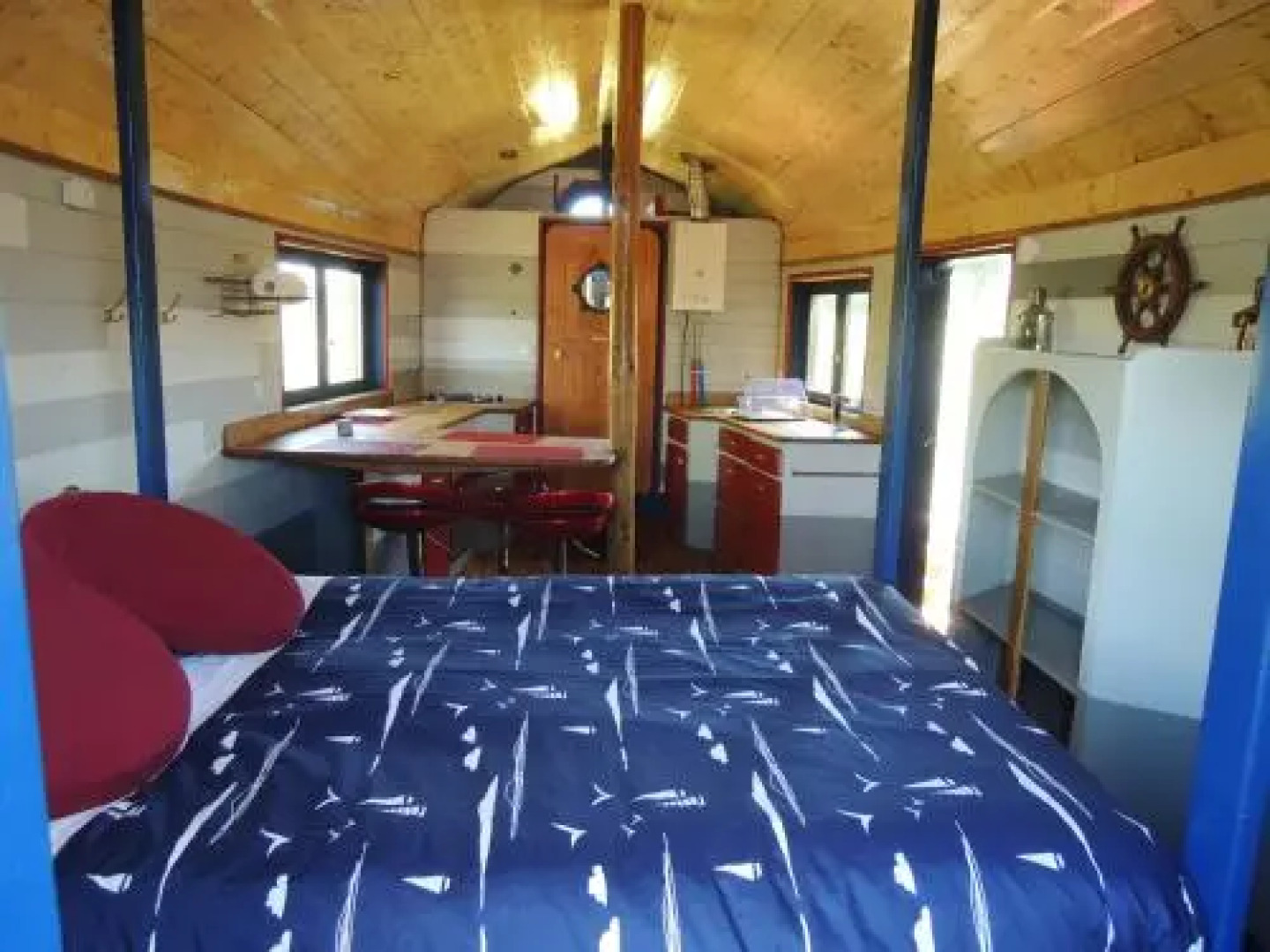 Yourtes et Roulottes de la Laïta