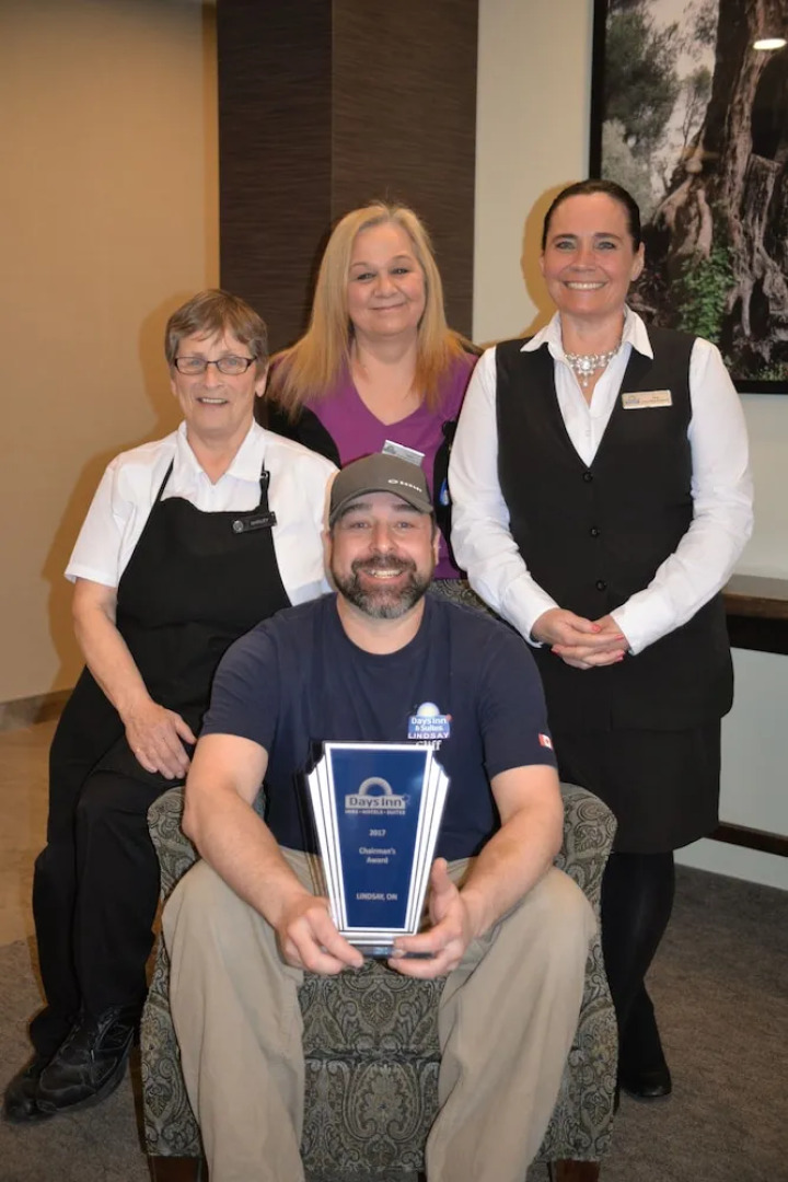 Days Inn and Suites Lindsay