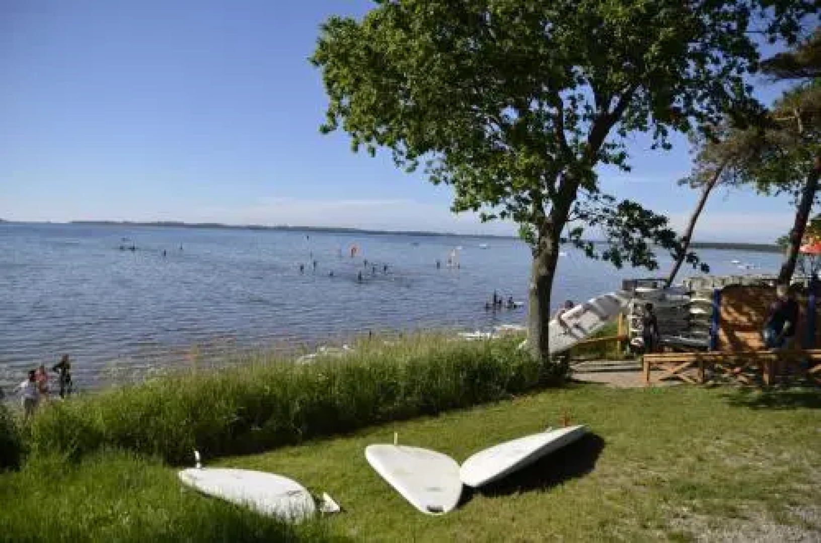 Roter Bungalow am Strand _50m_ _ O