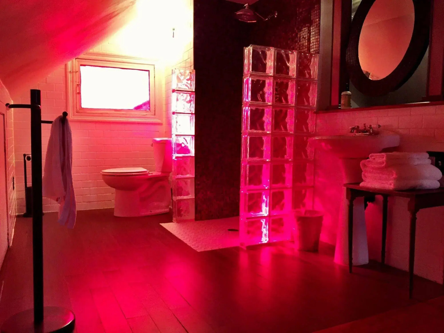 Royal Street Inn and R Bar