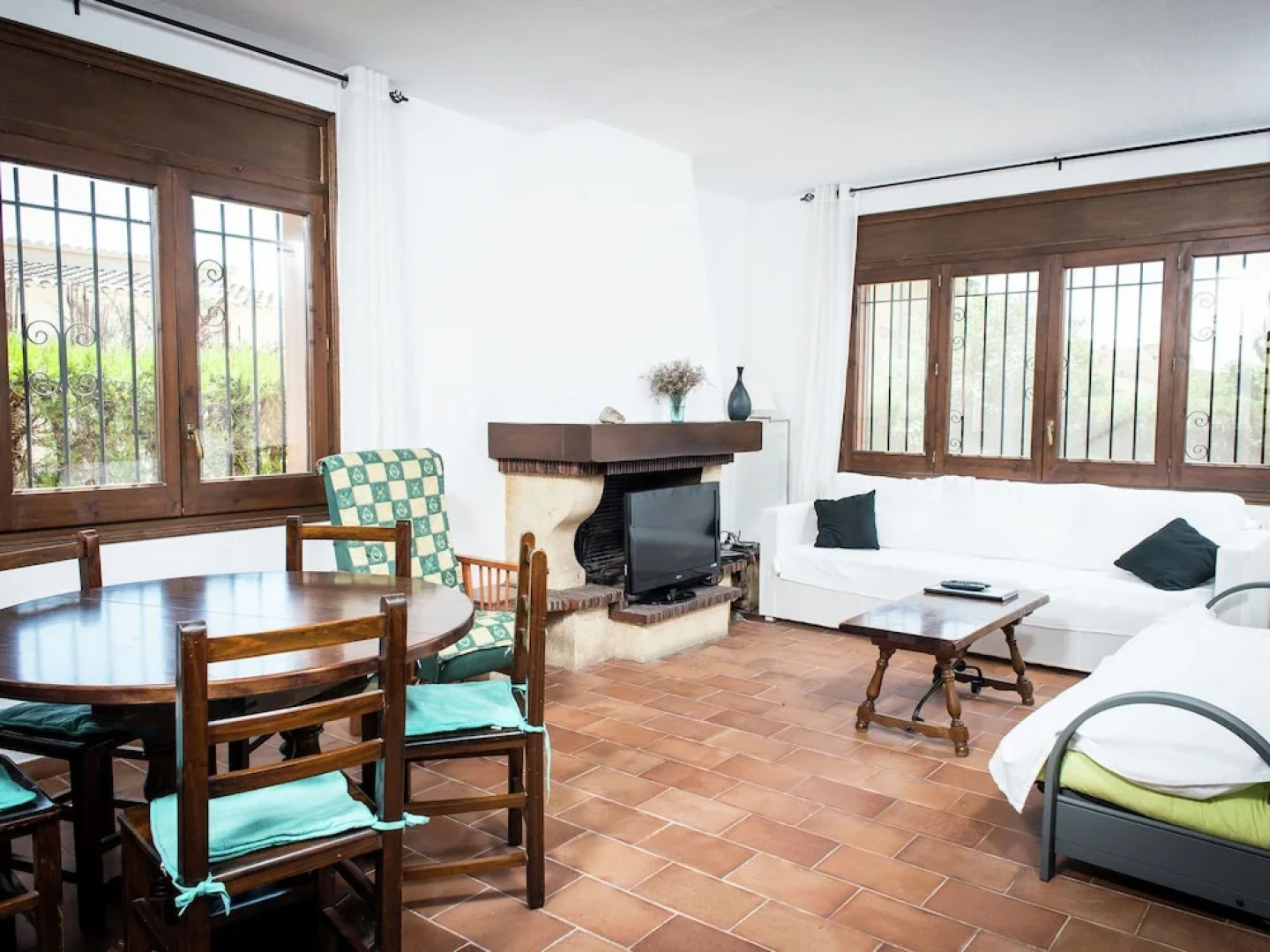 Modern Holiday Home in St Pere Pescador With Private Pool