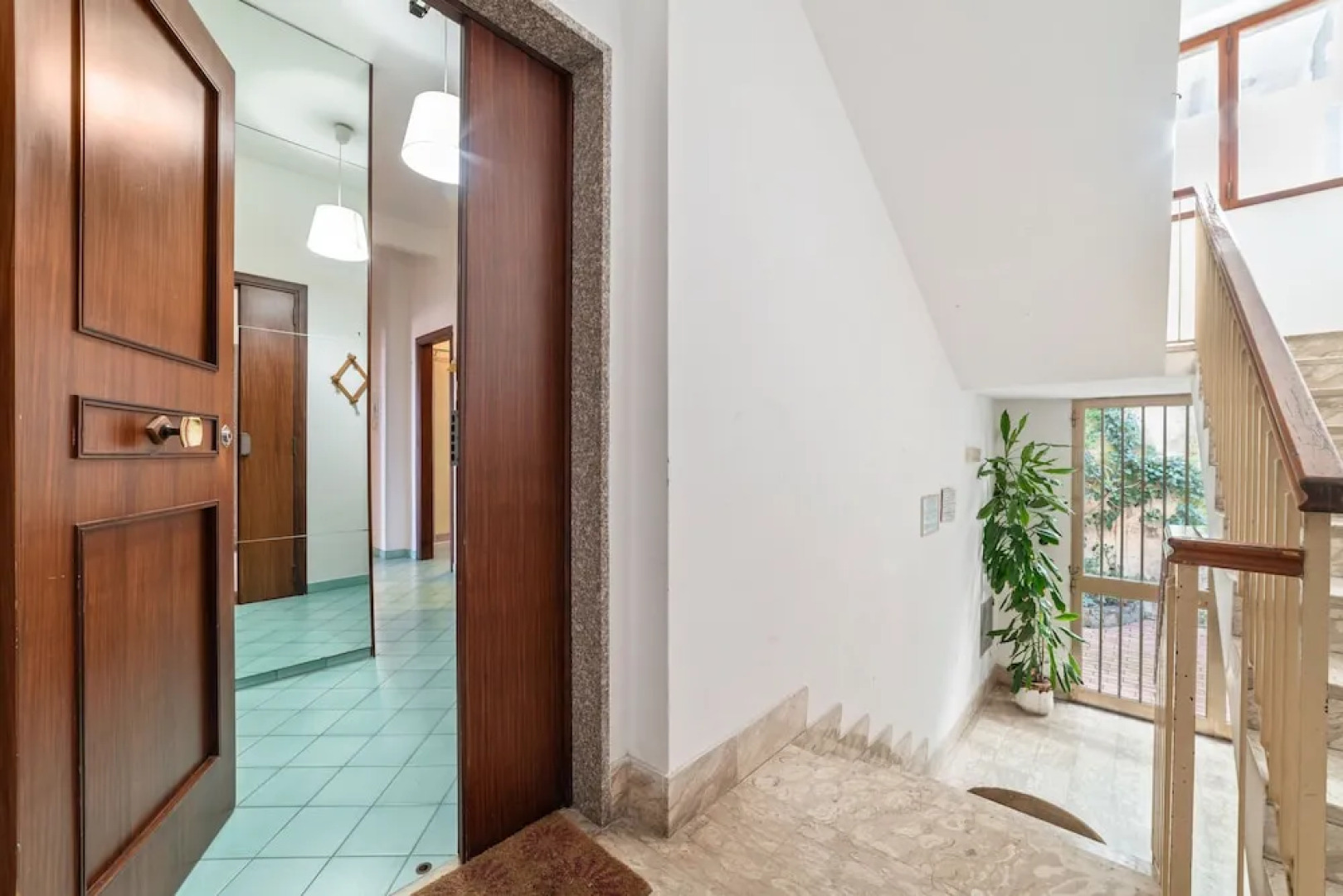 Vietri sul Mare Roomy Flat with Parking