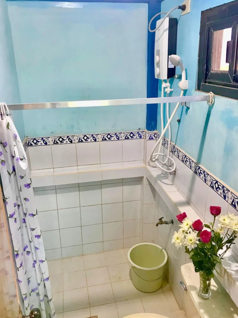 Dew Drop Inn Oceanside B&B