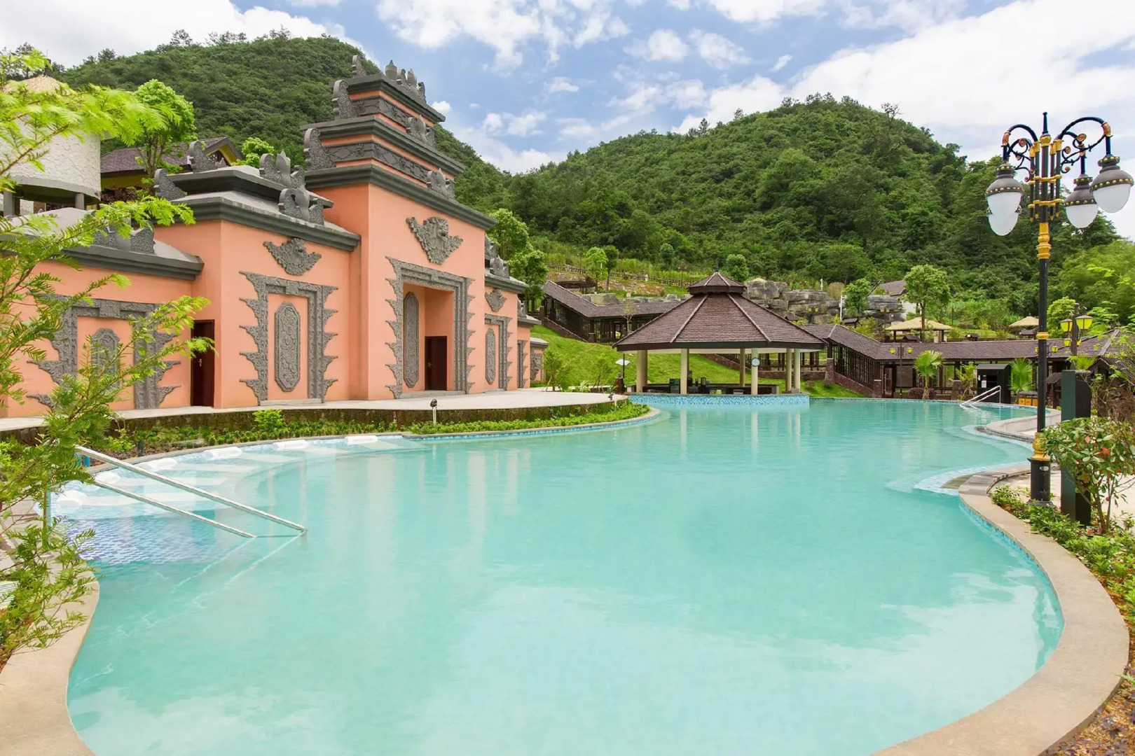 LN Dongfang Hot Spring Resort