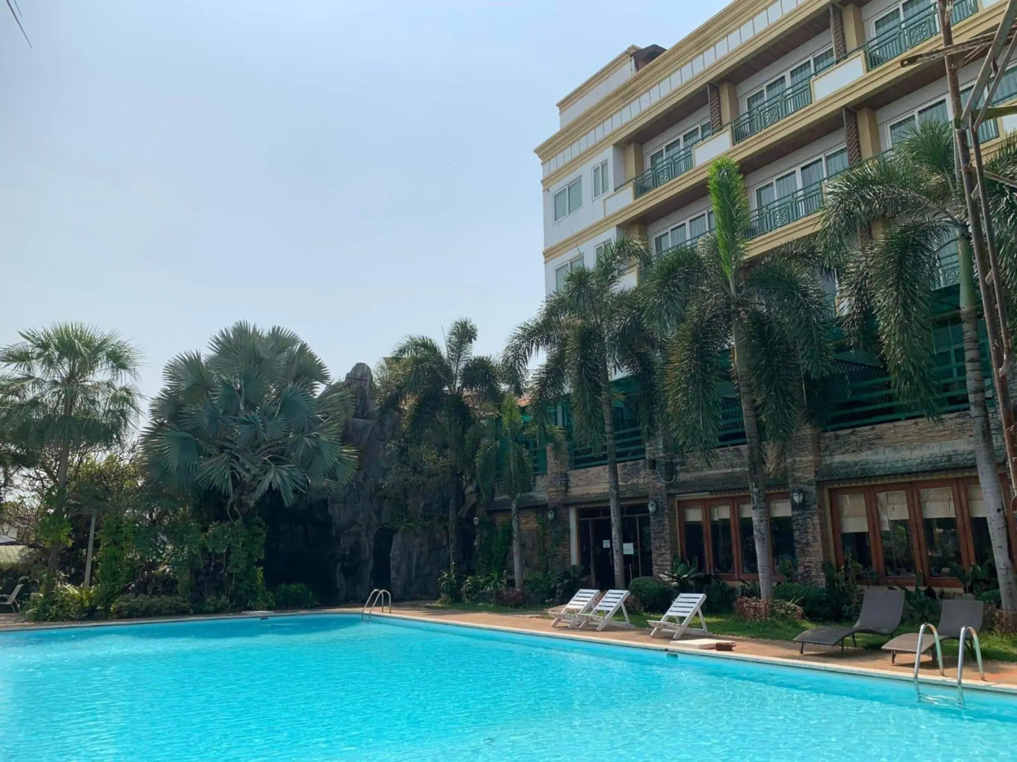 Leuxay Hotel