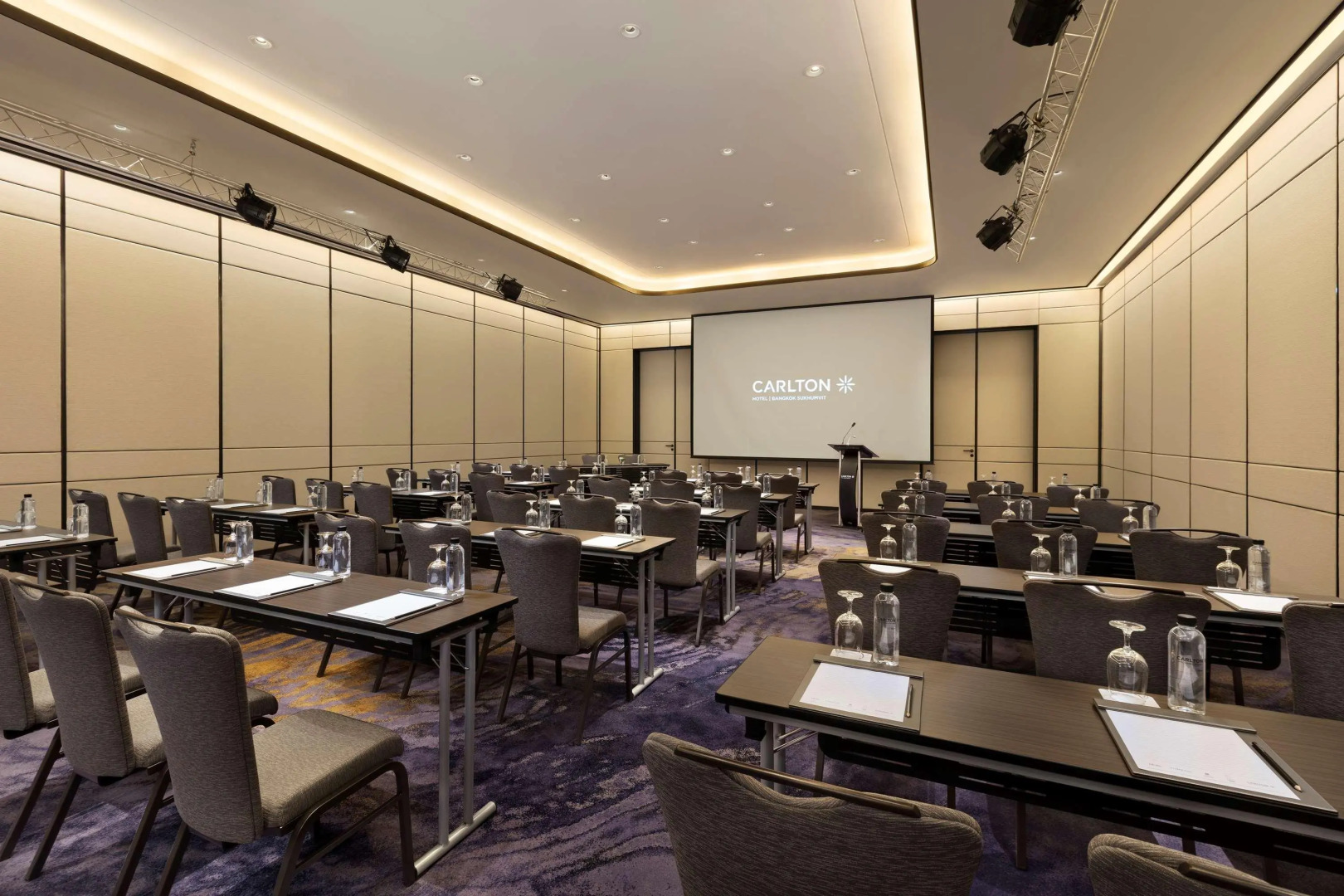 Carlton Hotel Bangkok Sukhumvit