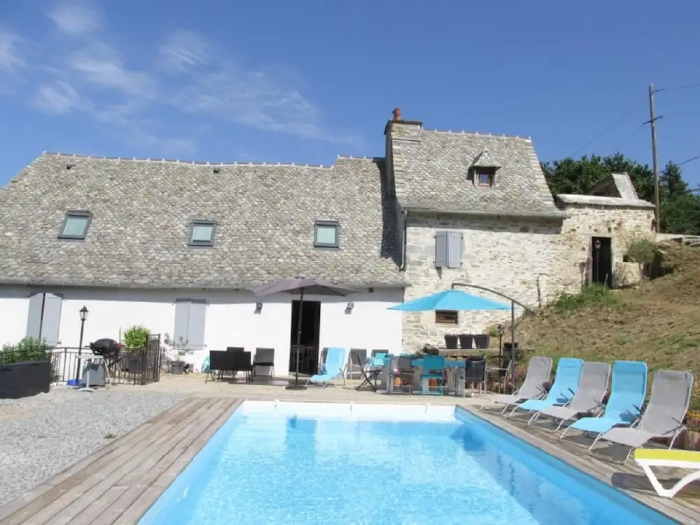 Villa With 5 Bedrooms in Vieillevie, With Wonderful Mountain View, Private Pool, Enclosed Garden - 60 km From the Slopes