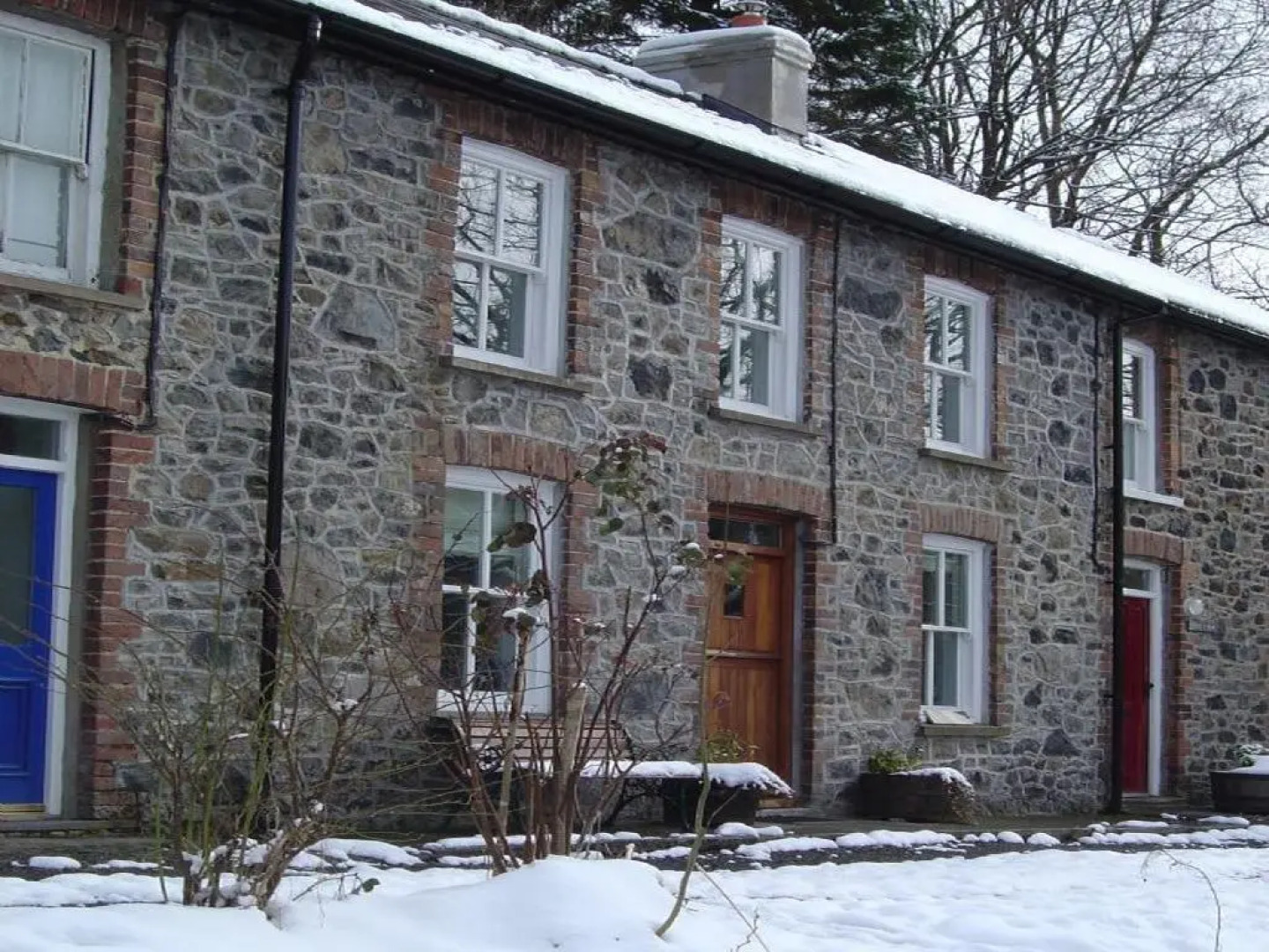 Bronfelin & Troed-y-rhiw Holiday Cottages