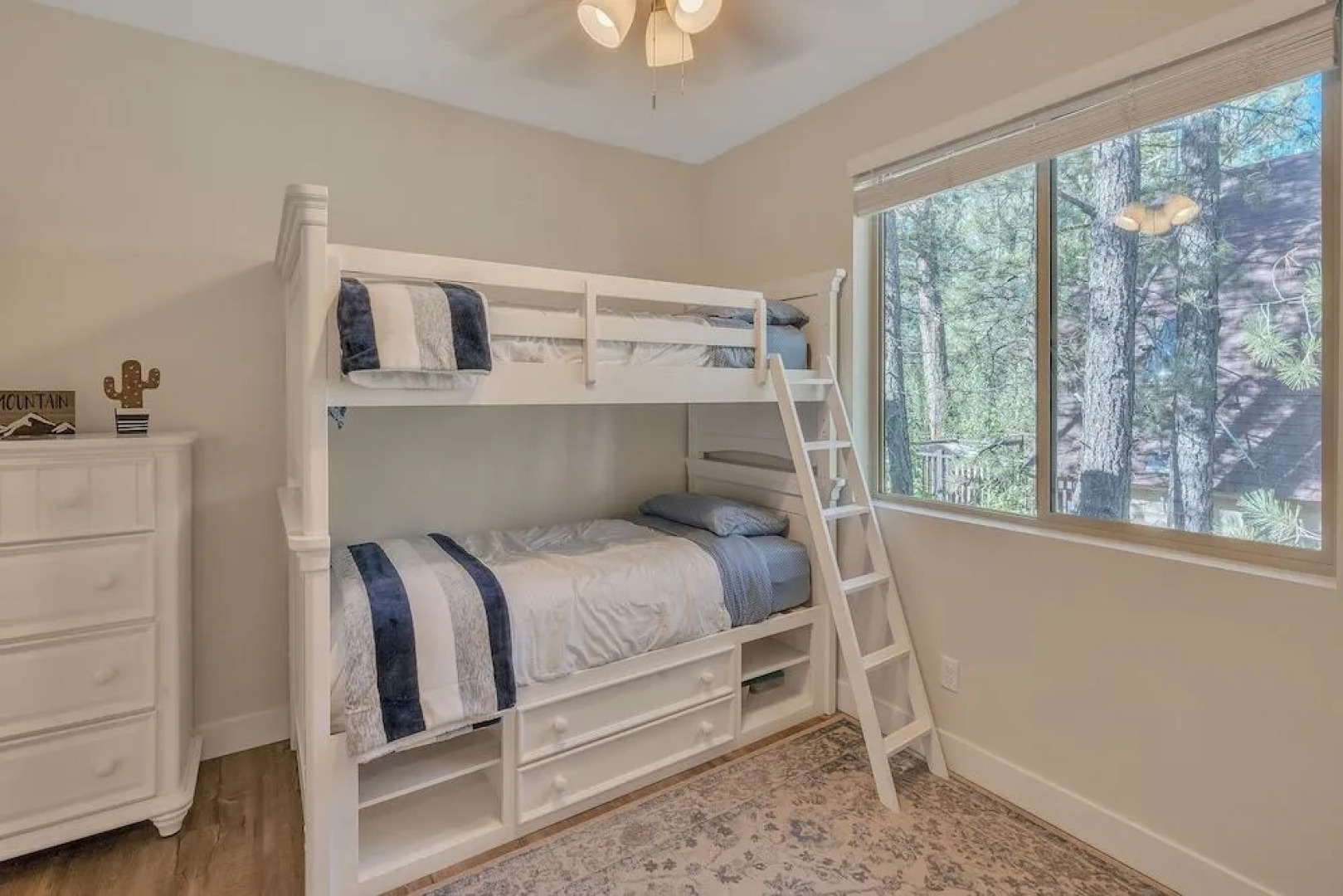 Place In The Pines 3 Bedroom Cabin by Redawning